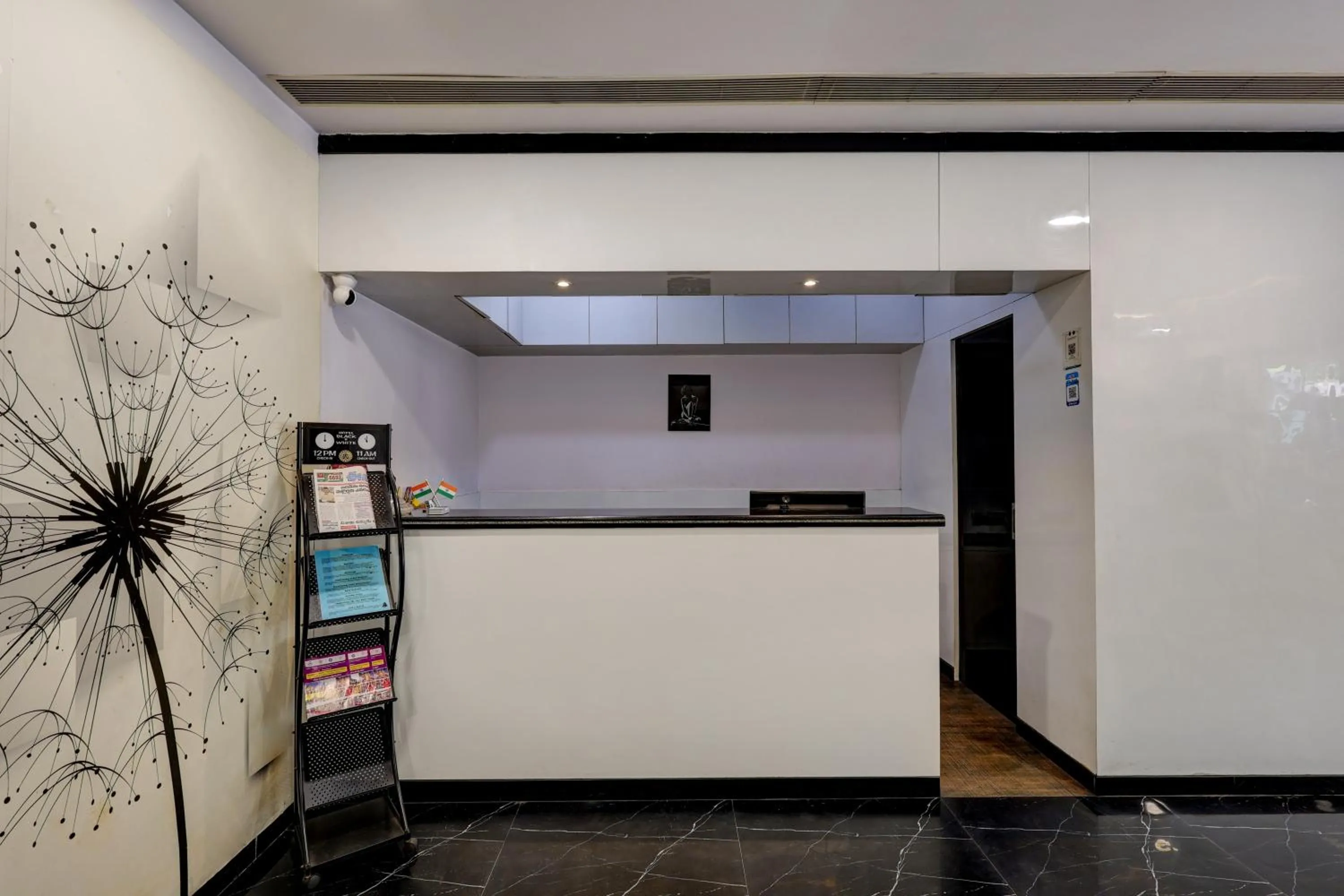 Lobby or reception in Treebo Blak & Wite Rk Beach