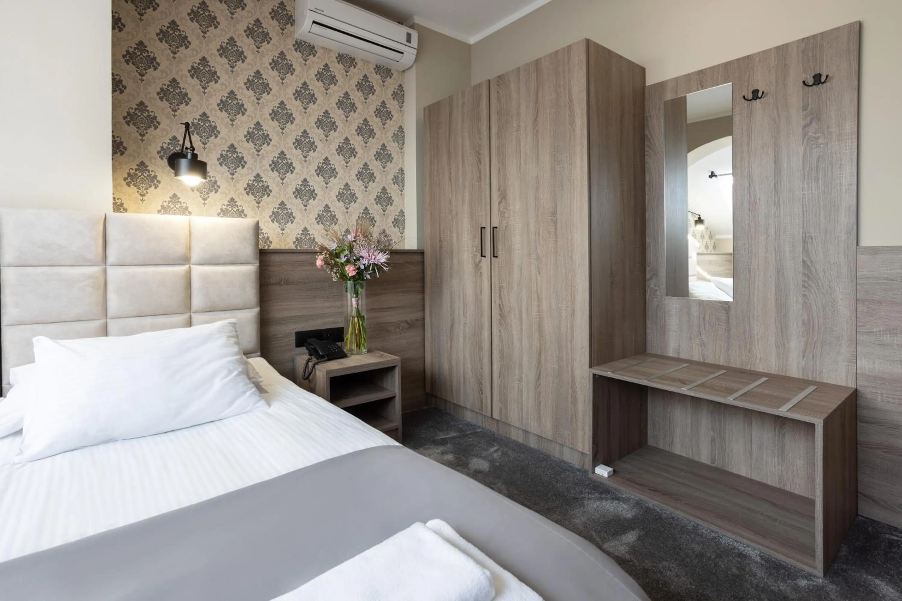 Bed in Hotel Maksymilian