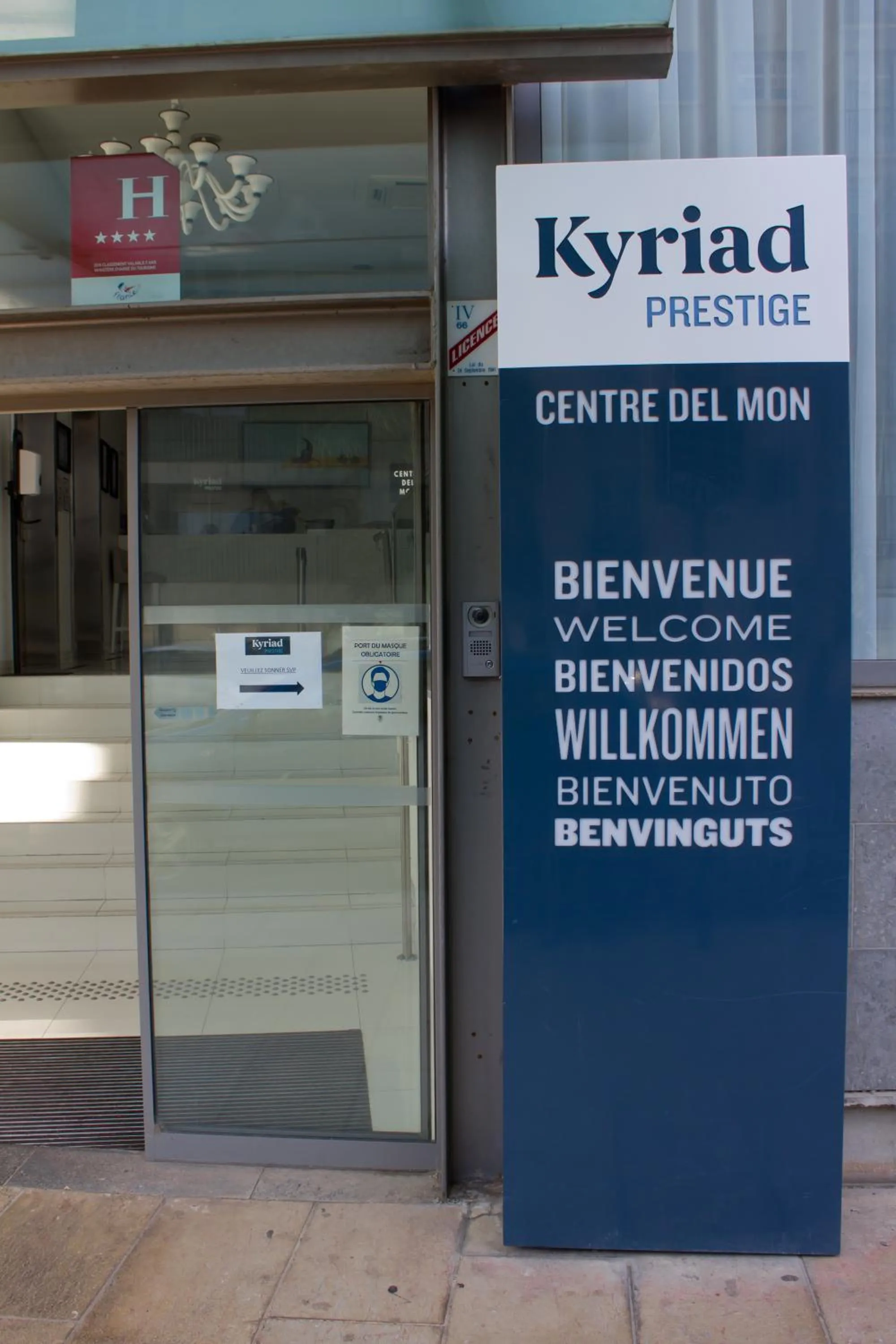 Property building in Kyriad Prestige Perpignan Centre Gare