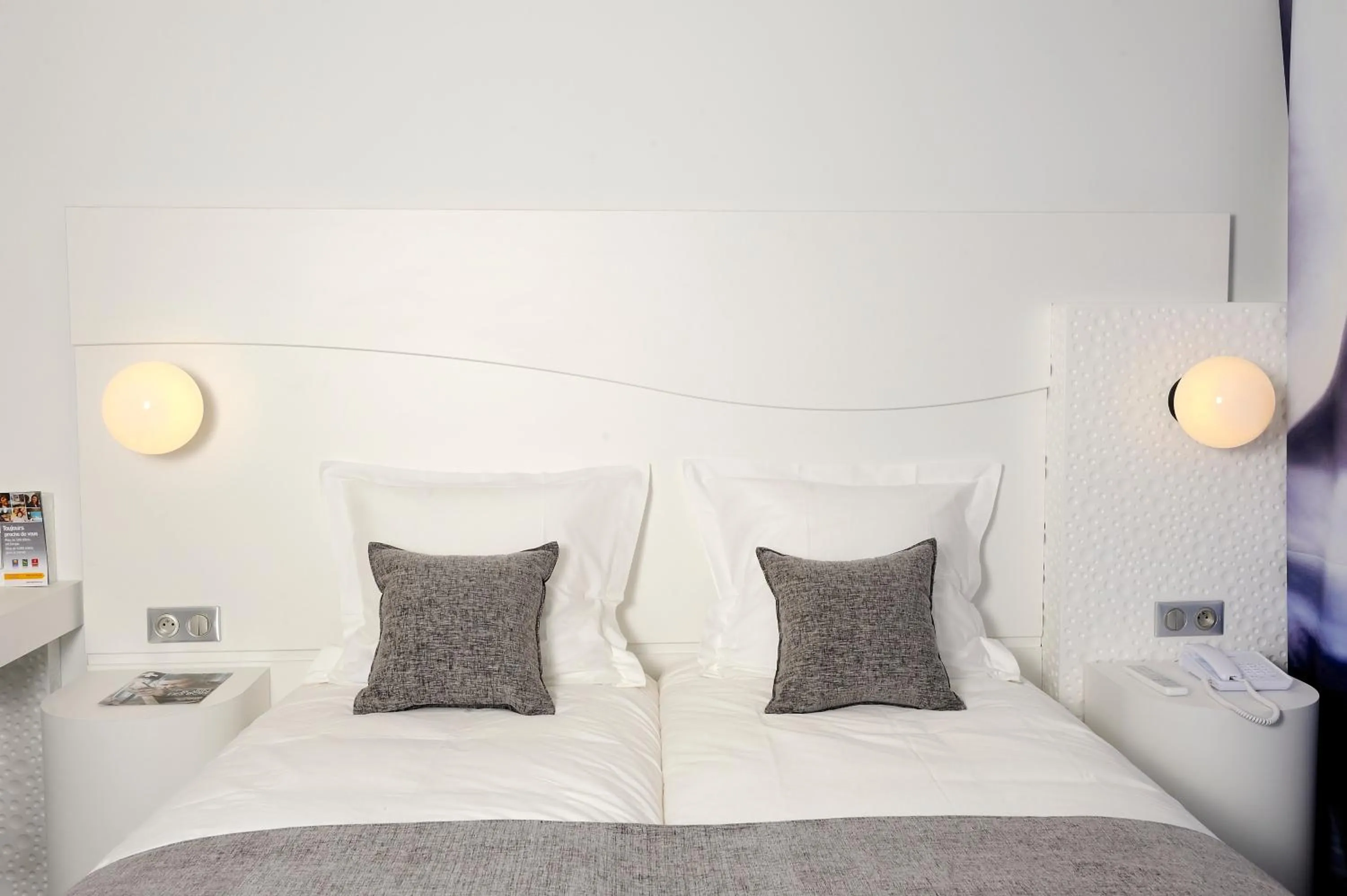 Bedroom, Bed in Kyriad Prestige Perpignan Centre Gare