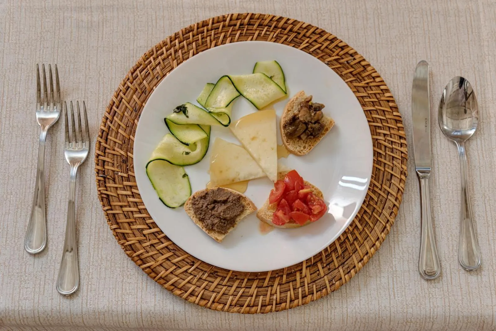 Food and drinks in Convento San Bartolomeo - Piscina Esterna Riscaldata