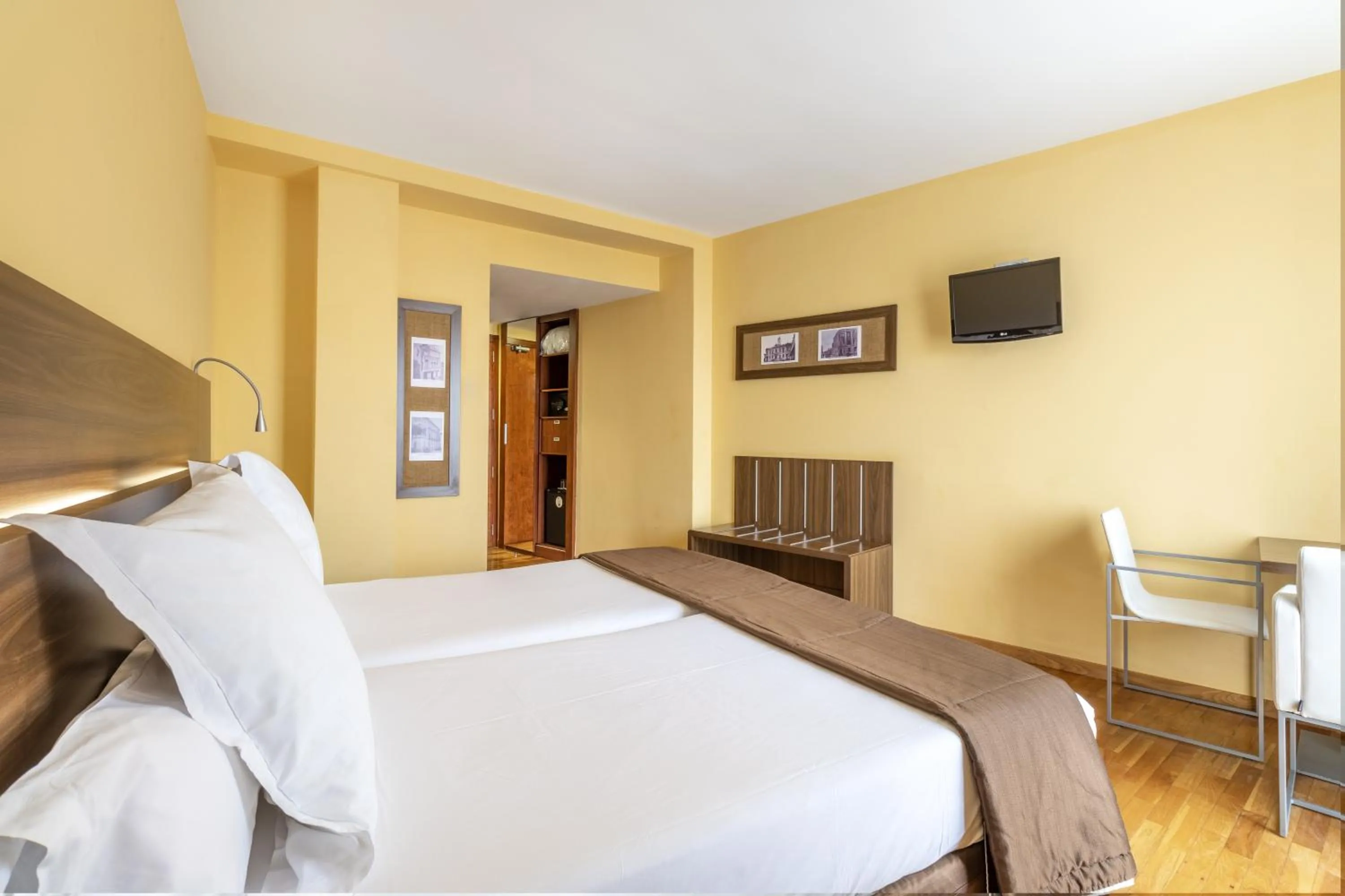 Bed in Exe Doña Carlota