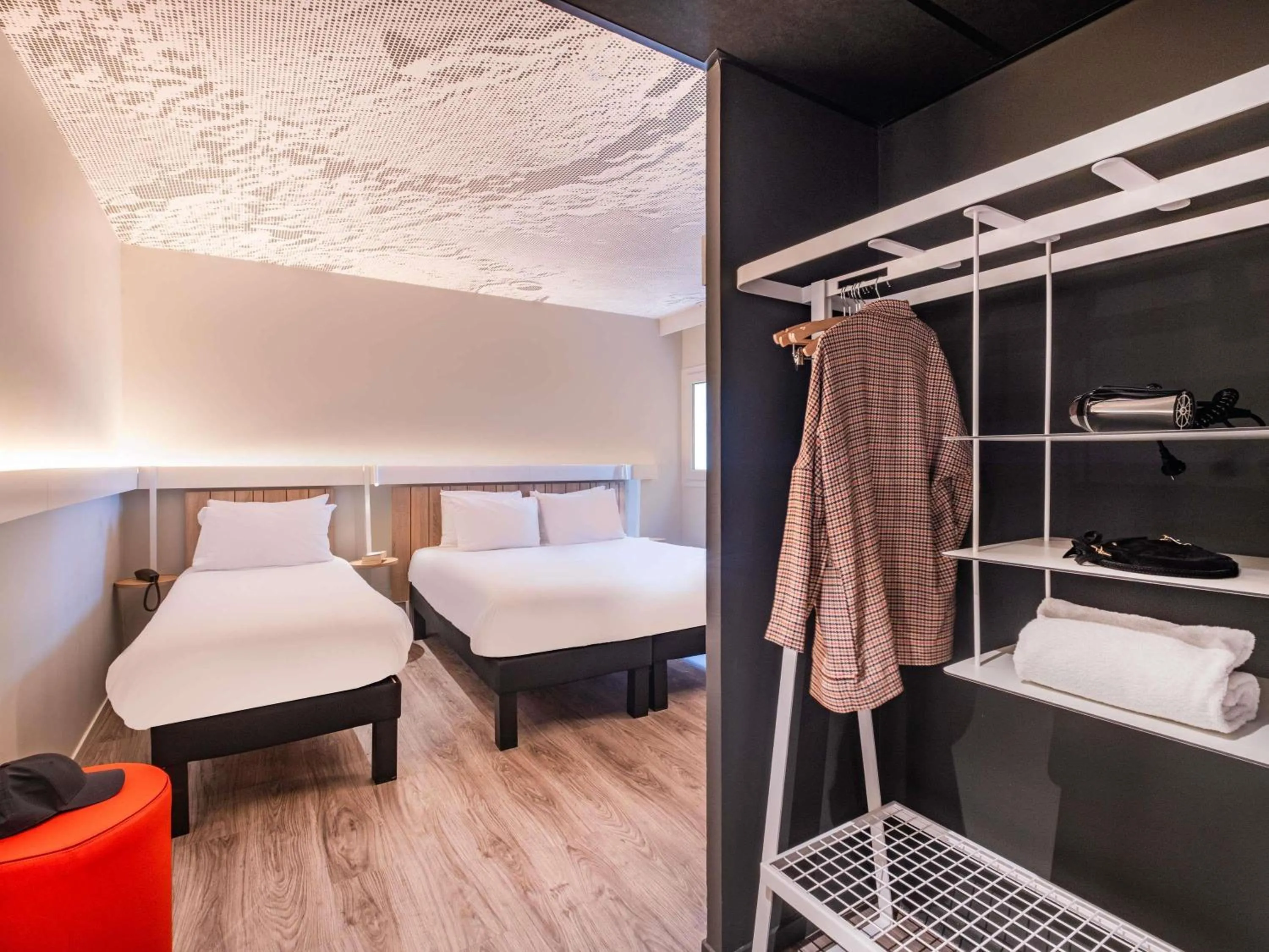 Bedroom, Bed in ibis Nantes Treillières