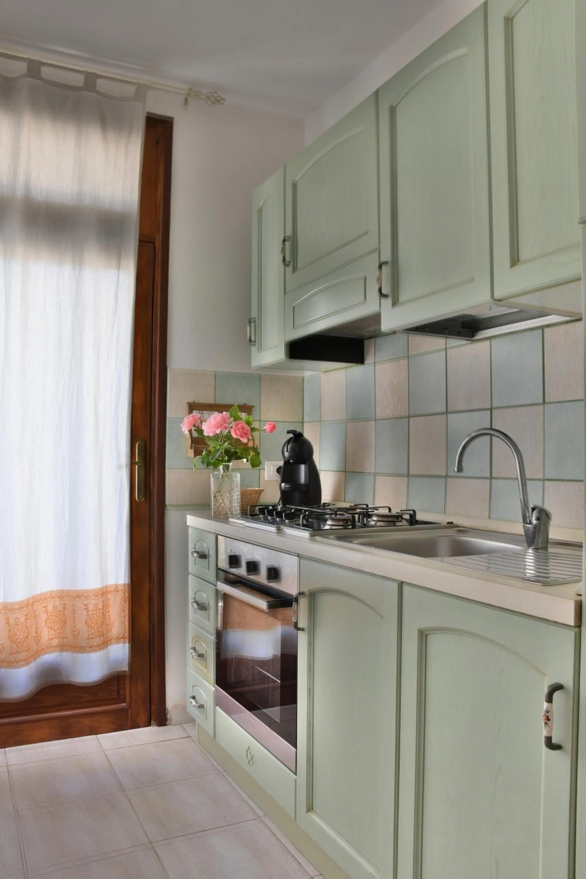 Coffee/tea facilities in Flowery Inn Villa