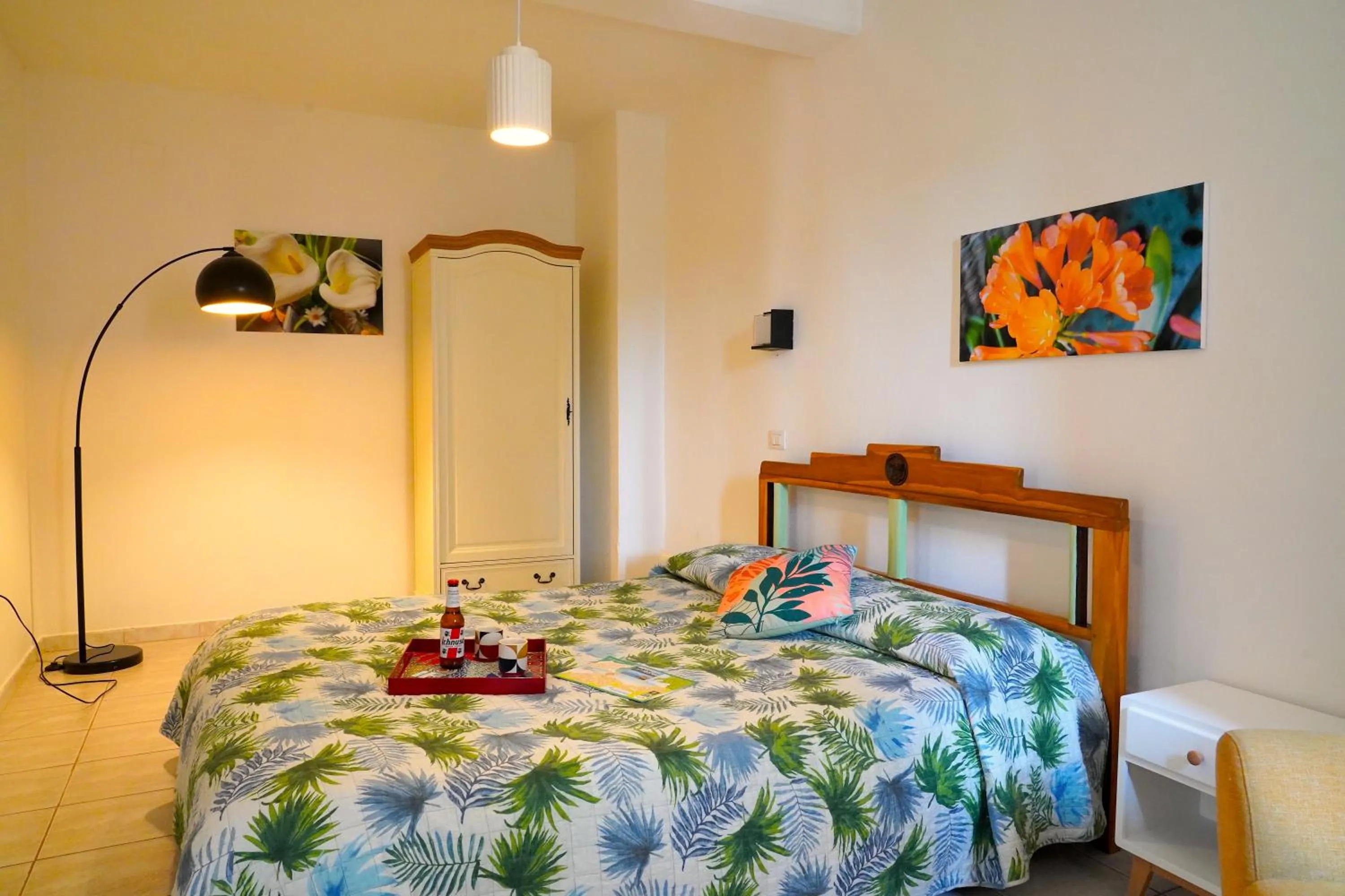 Bed in Flowery Inn Villa