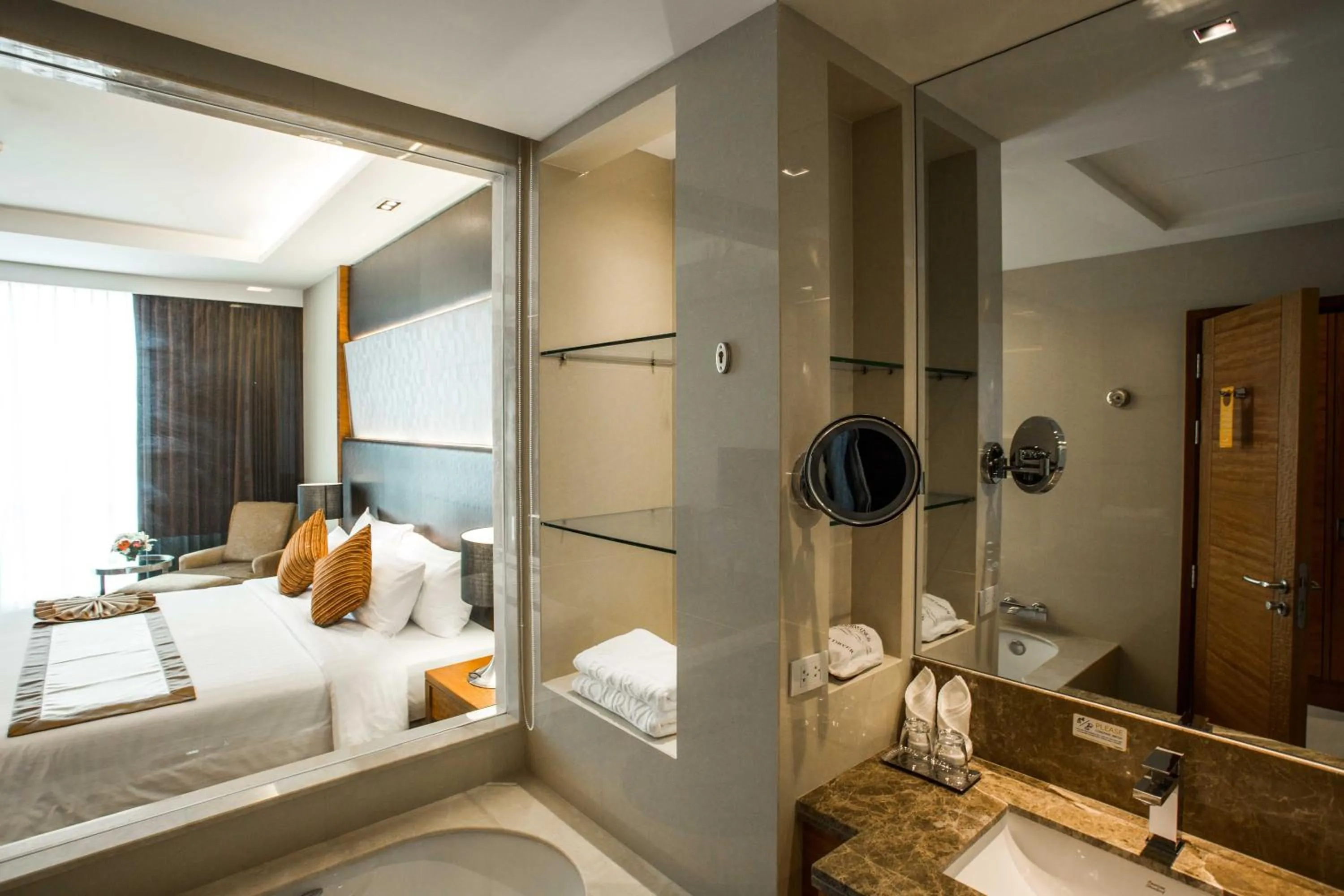 Day, Bed in The Grand Fourwings Convention Hotel Bangkok