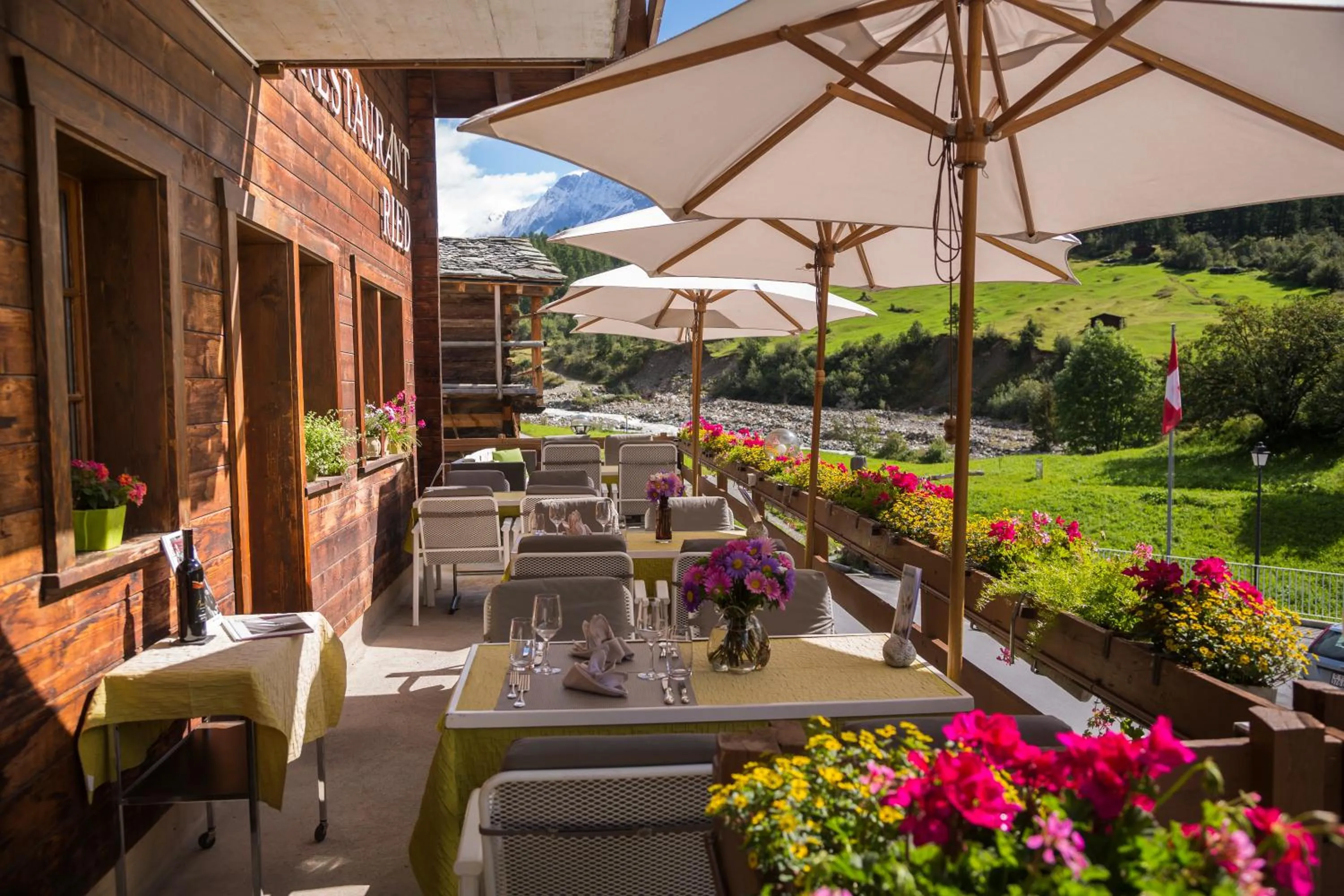 Restaurant/places to eat in Hotel Nest- und Bietschhorn