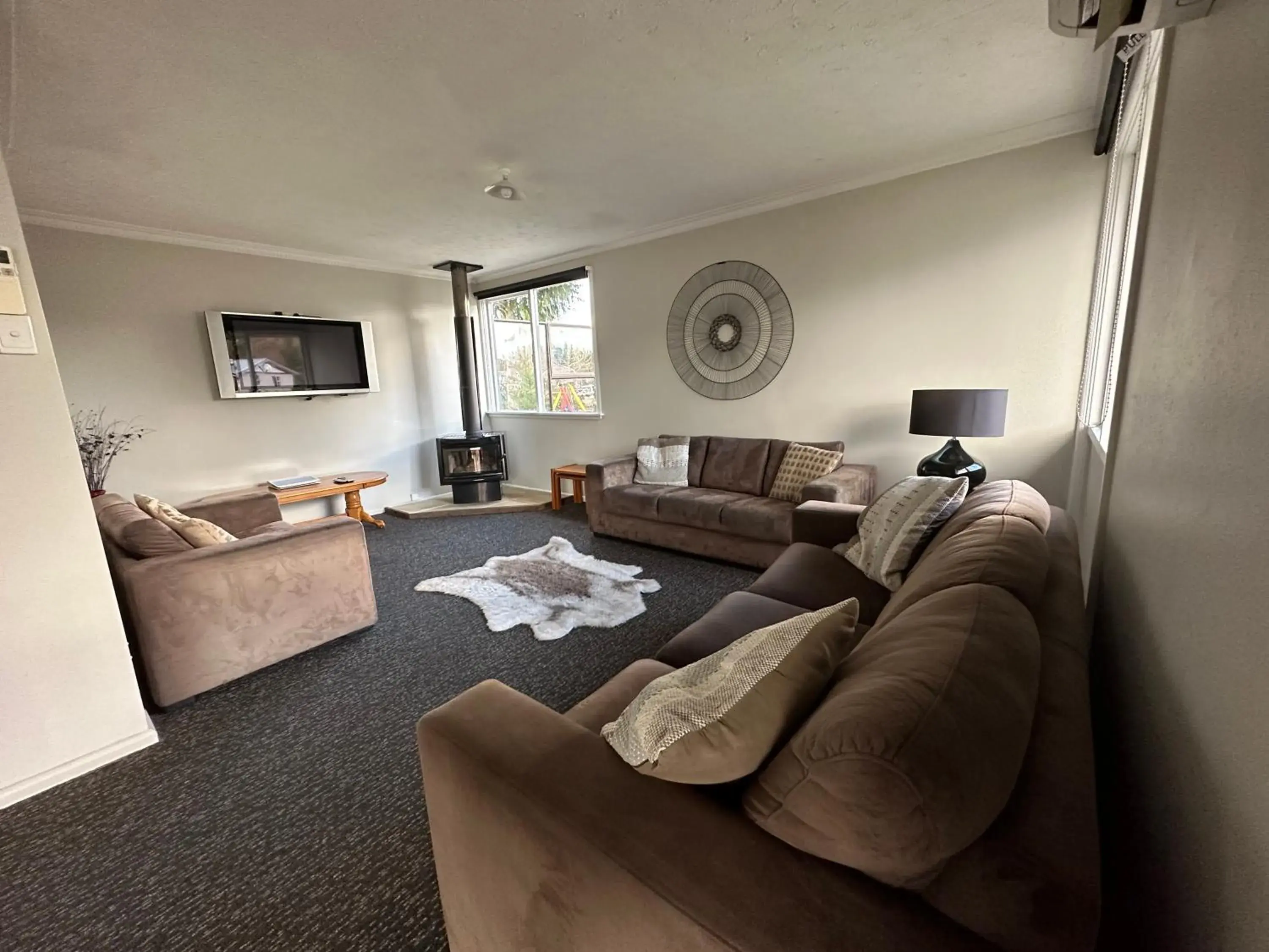 Three-Bedroom House in Lake Ruataniwha Holiday Park Three-Bedroom House in Lake Ruataniwha Holiday Park
