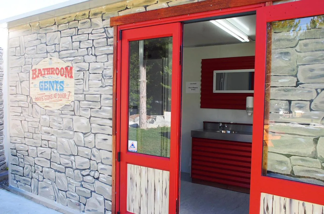 Property building in Lake Ruataniwha Holiday Park