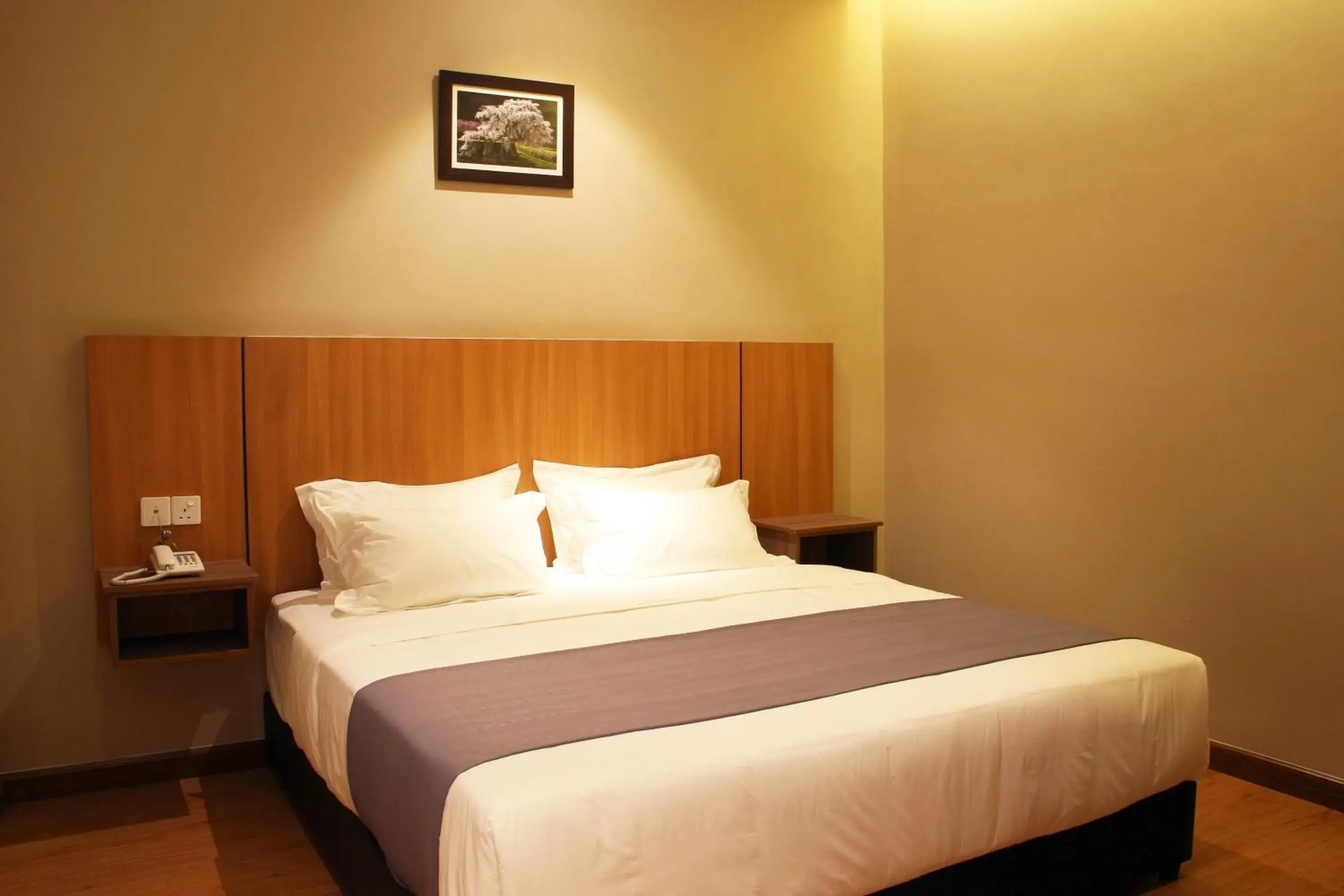 Standard King Room (No Window) in Ahyu Hotel Standard King Room (No Window) in Ahyu Hotel