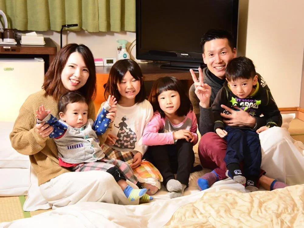 children in Hatago Hashimoto