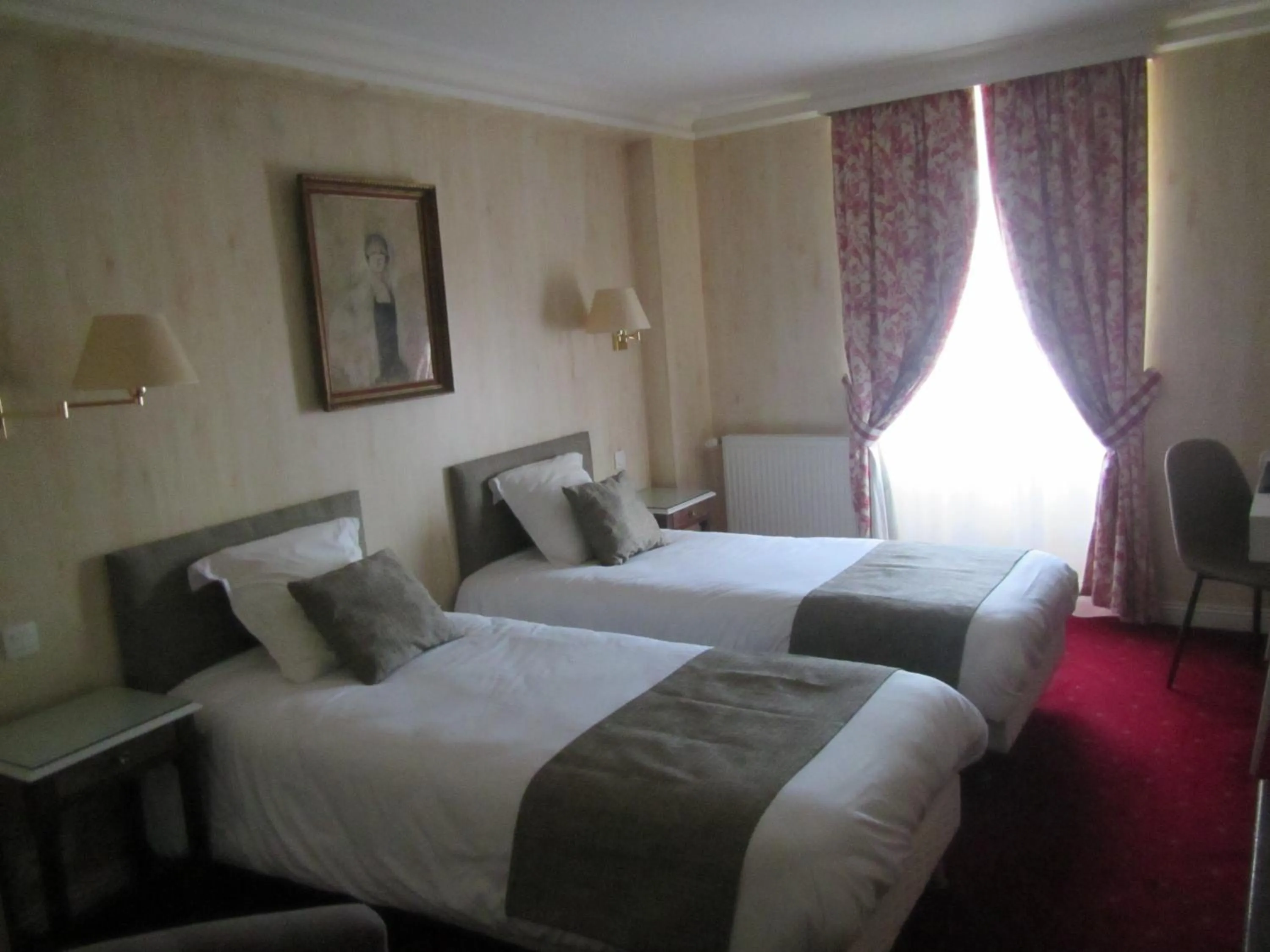 Twin Room with Street View in Hôtel Le D'Avaugour