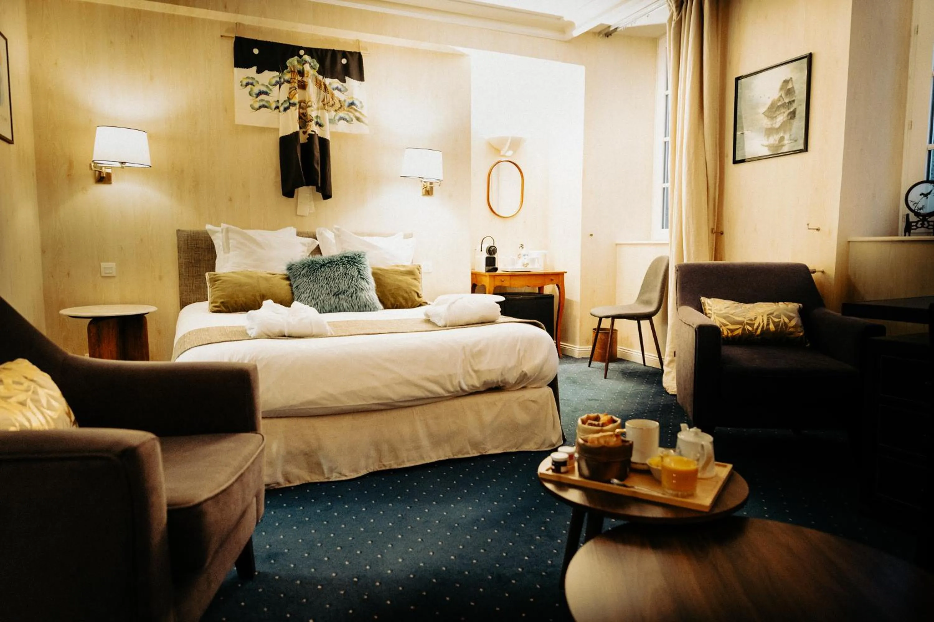 Photo of the whole room, Bed in Hôtel Le D'Avaugour