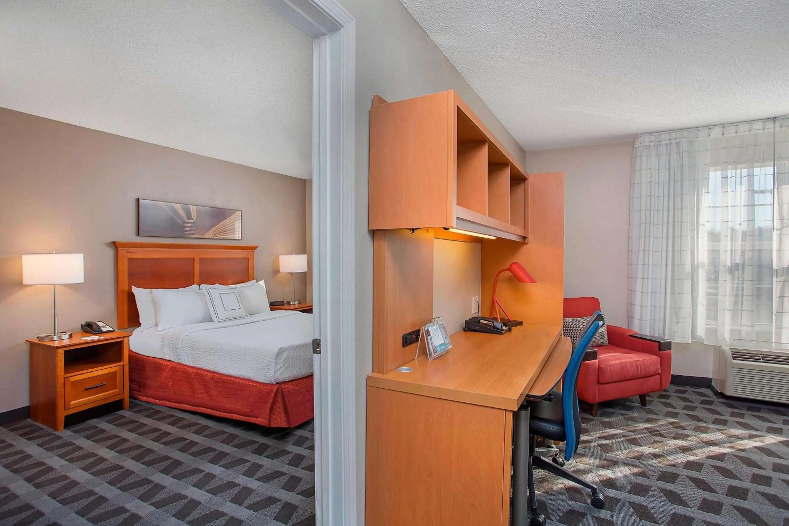 Bedroom, Bed in TownePlace Suites Knoxville Cedar Bluff