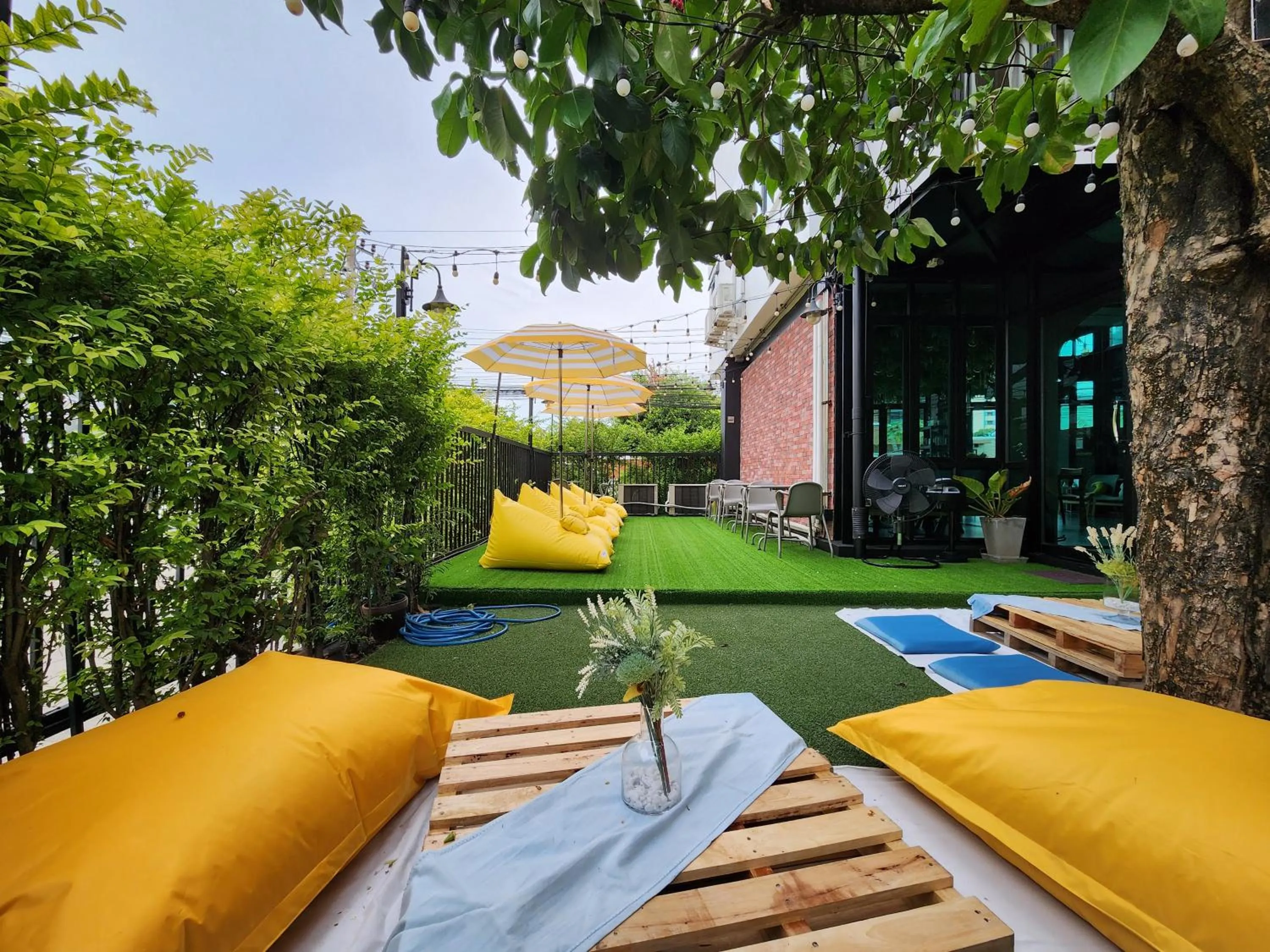 Garden in Wayha Hostel Don Mueang Airport