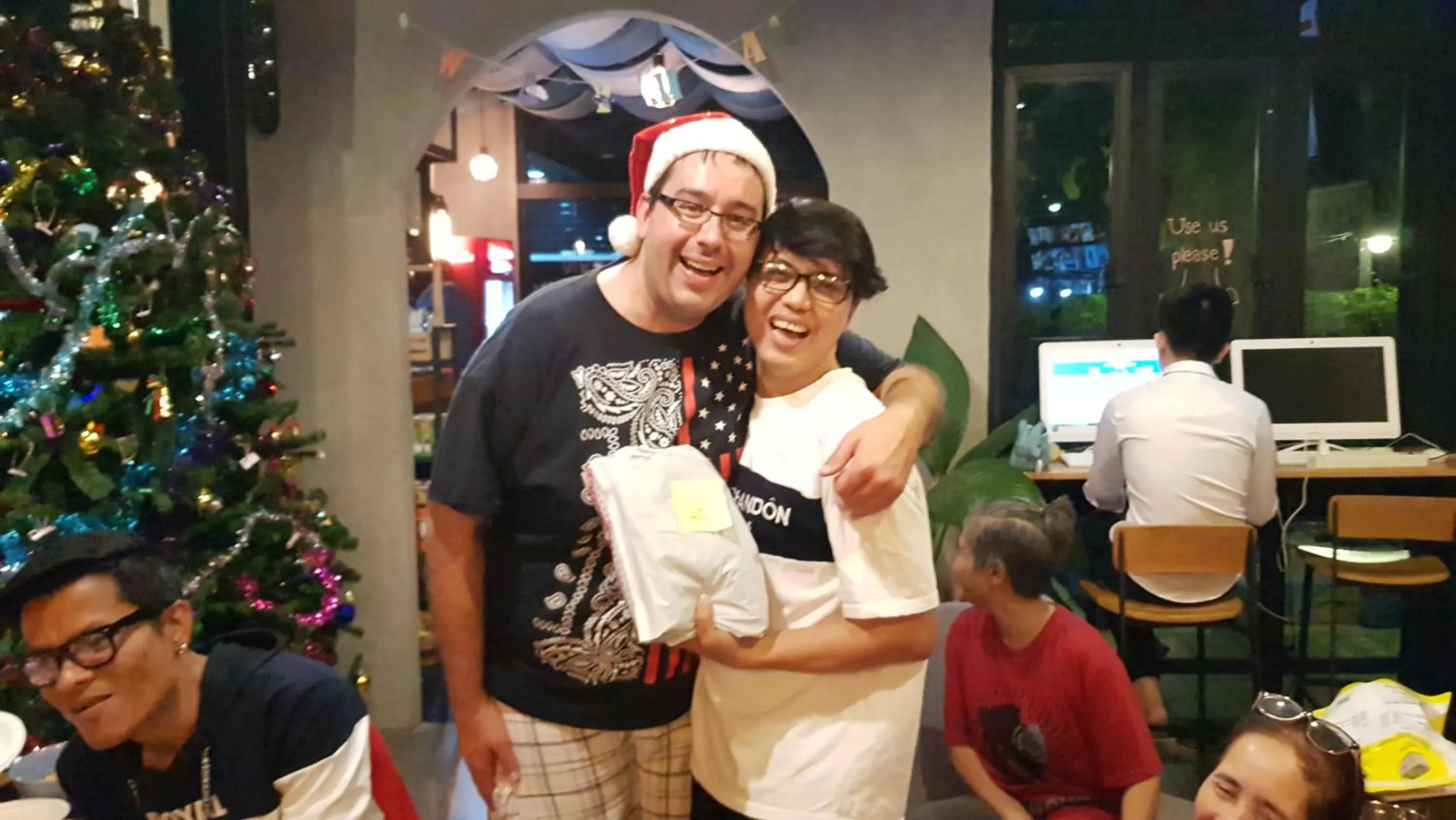 Communal lounge/ TV room in Wayha Hostel Don Mueang Airport