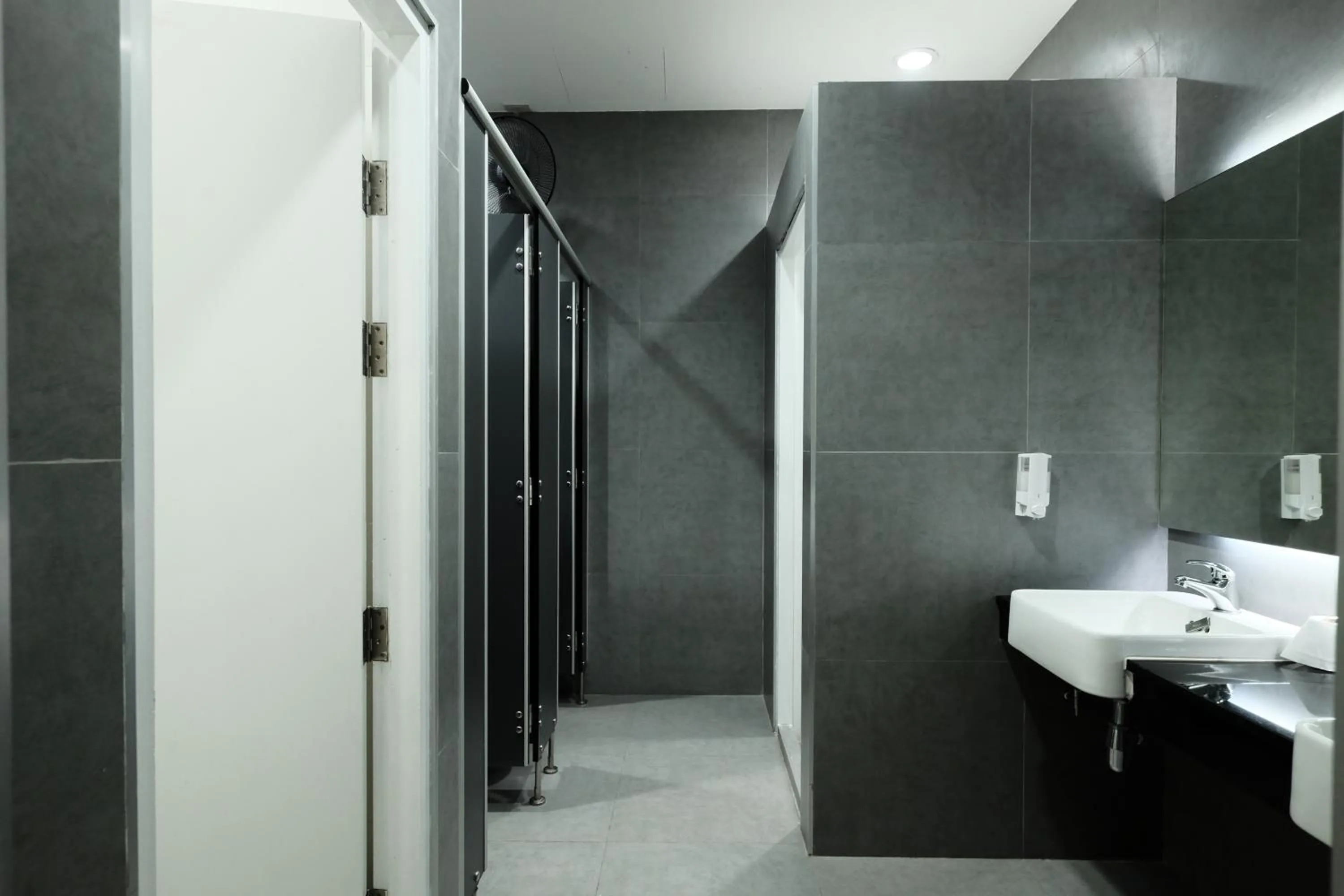 Bathroom in Wayha Hostel Don Mueang Airport