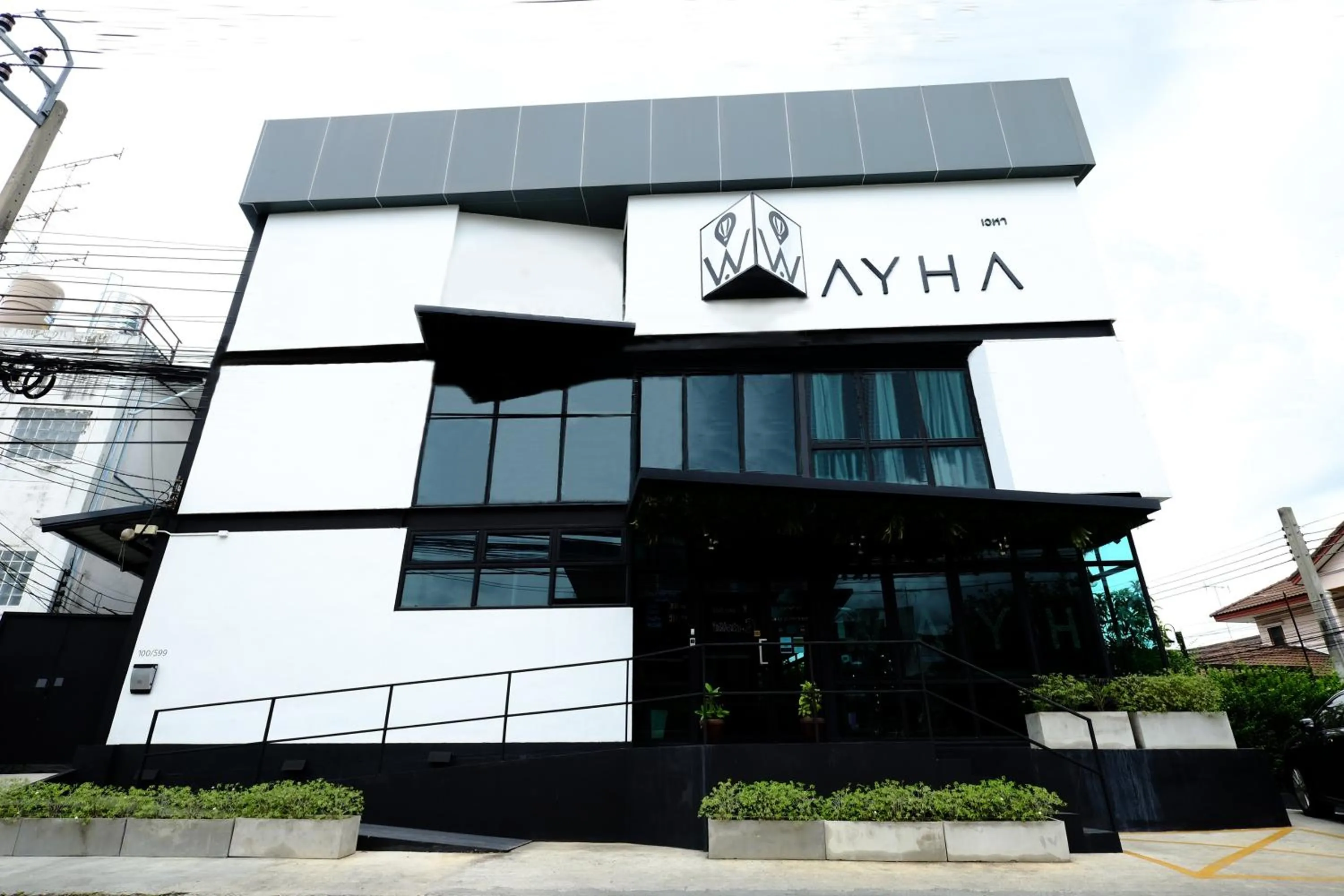 Property building in Wayha Hostel Don Mueang Airport
