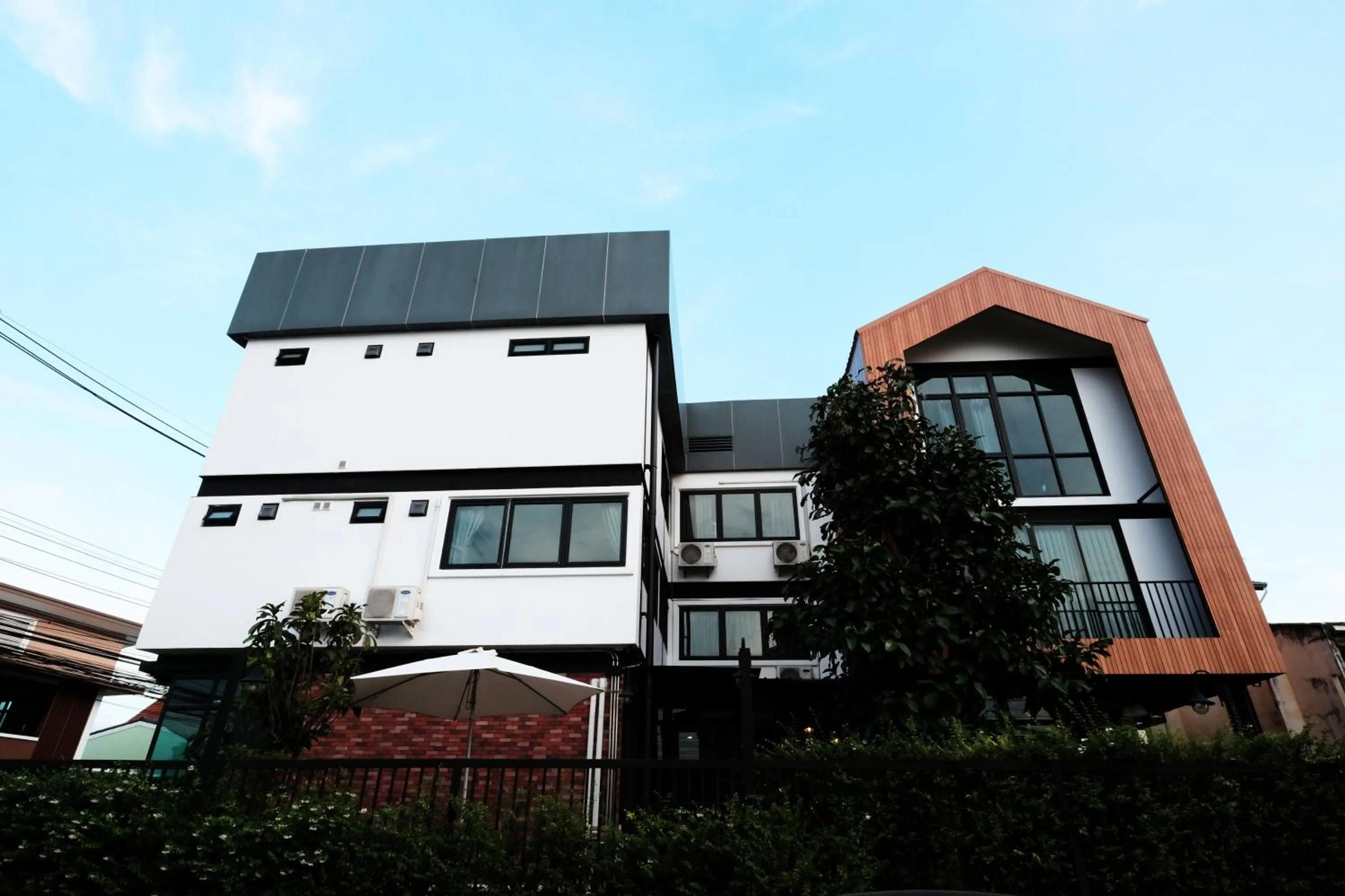 Property building in Wayha Hostel Don Mueang Airport