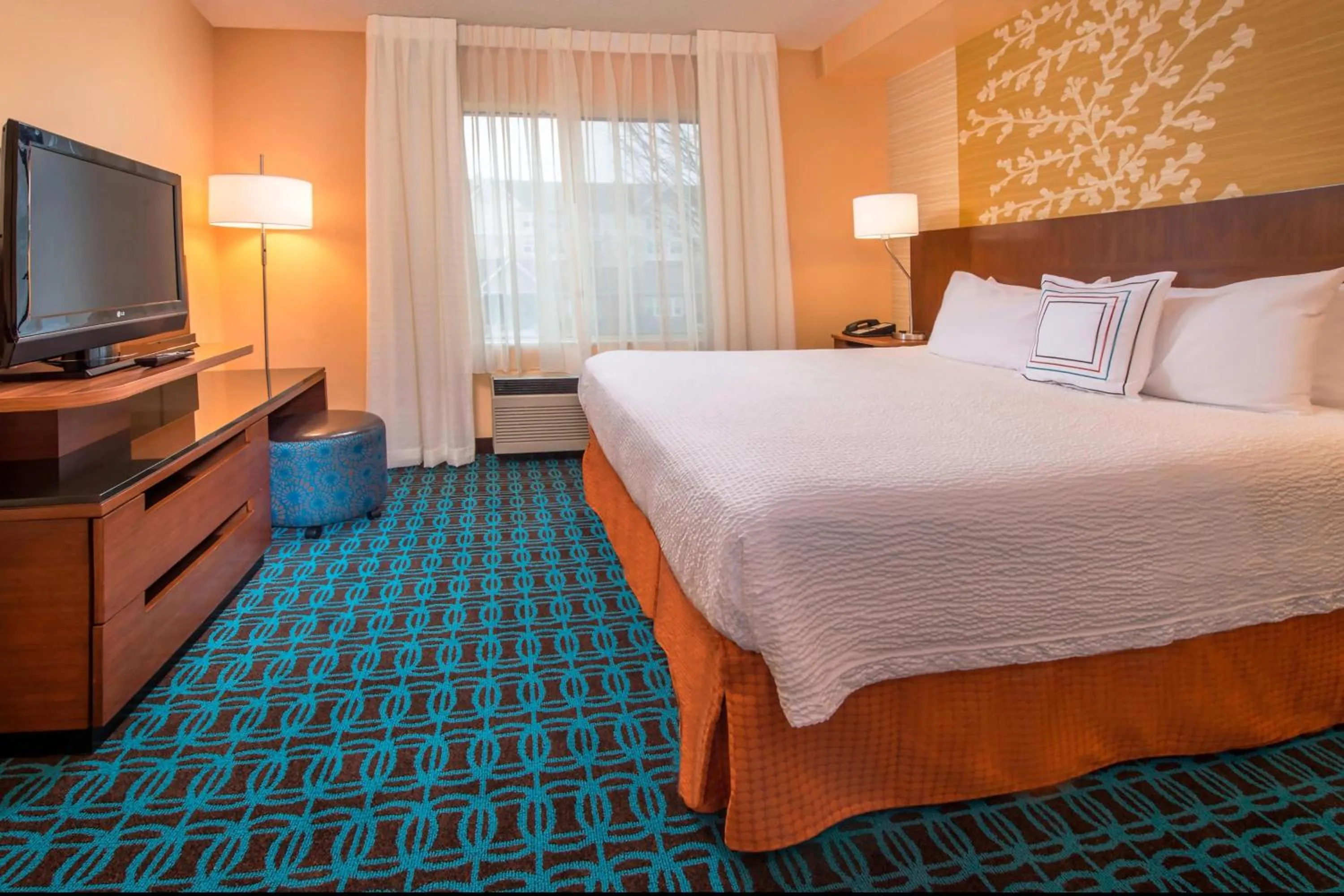 Photo of the whole room, Bed in Fairfield Inn & Suites by Marriott Frederick