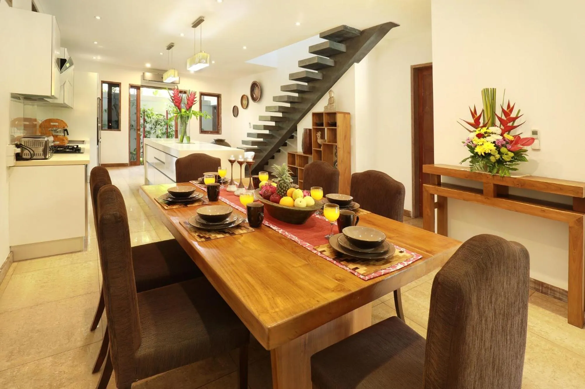 Food and drinks in Villa The Hotman Paris II Seminyak