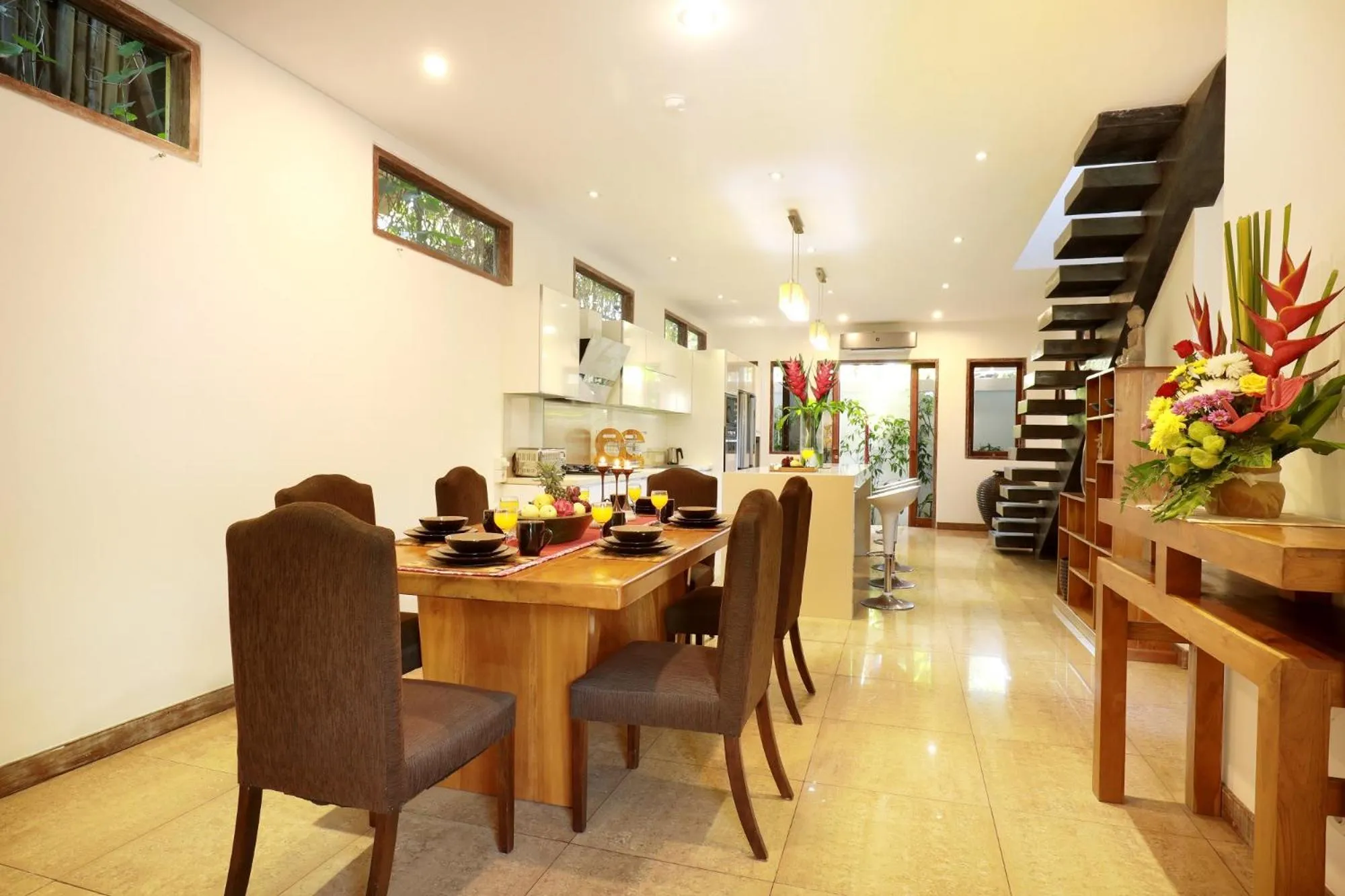 Dining area in Villa The Hotman Paris II Seminyak
