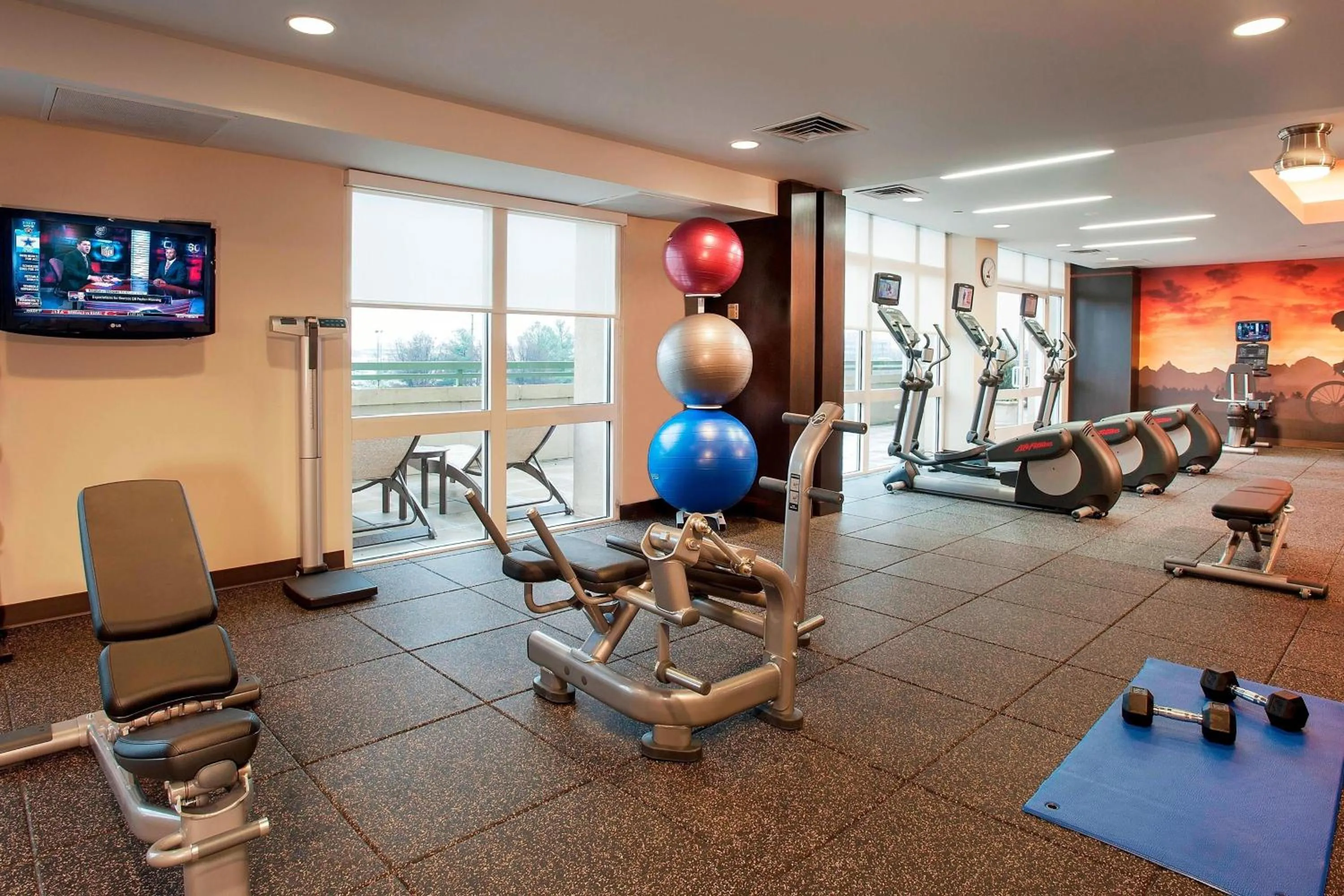 Fitness centre/facilities in Courtyard by Marriott Tysons McLean