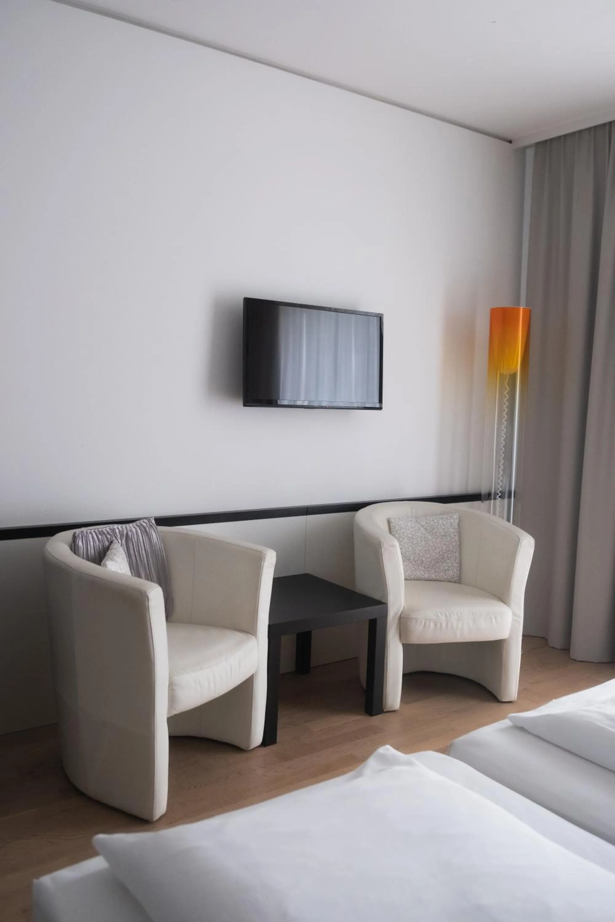 TV and multimedia, Bed in City-Hotel