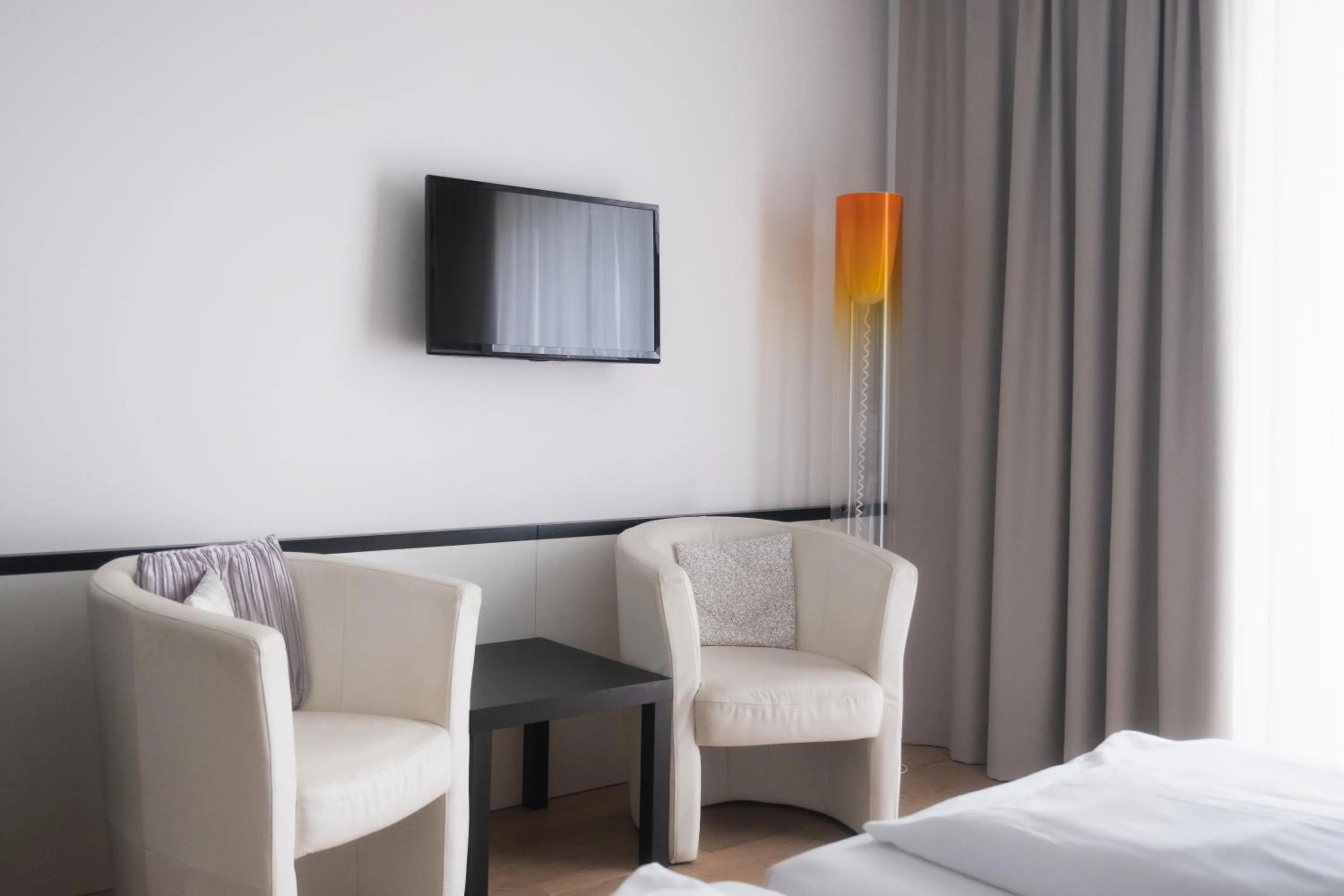 TV and multimedia, Bed in City-Hotel