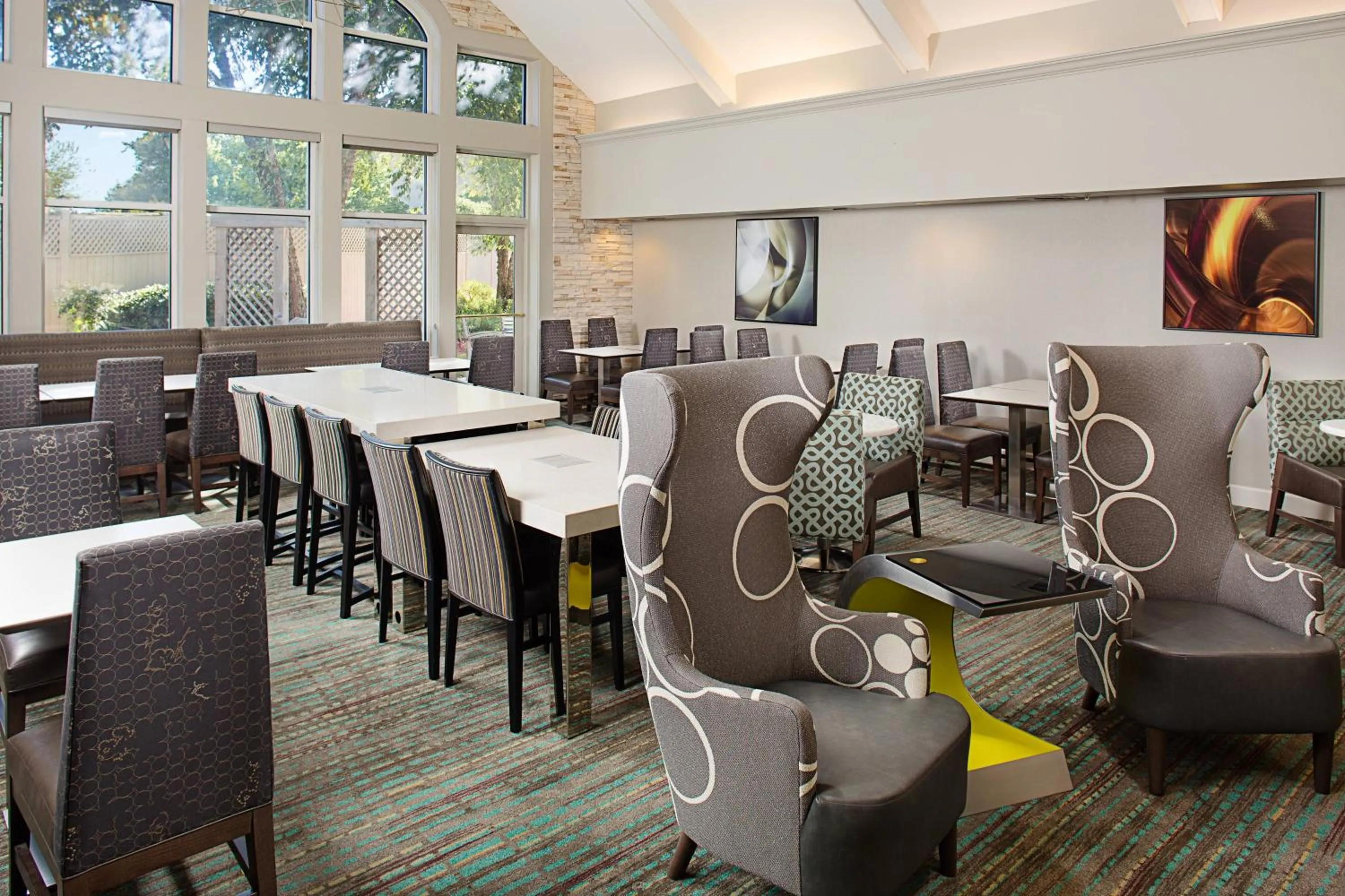 Restaurant/places to eat in Residence Inn Gaithersburg Washingtonian Center