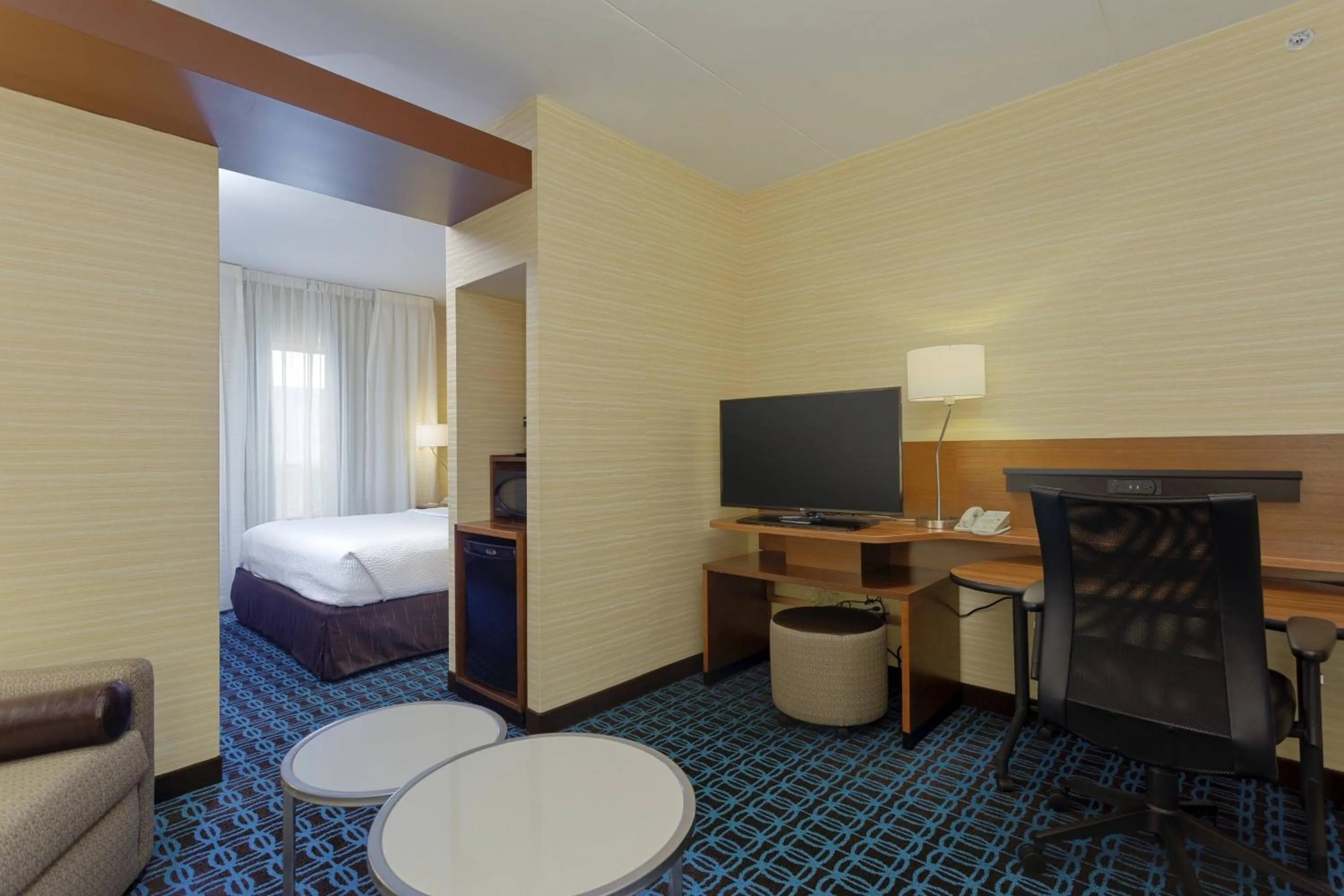 Photo of the whole room, Bed in Fairfield Inn & Suites by Marriott Belleville