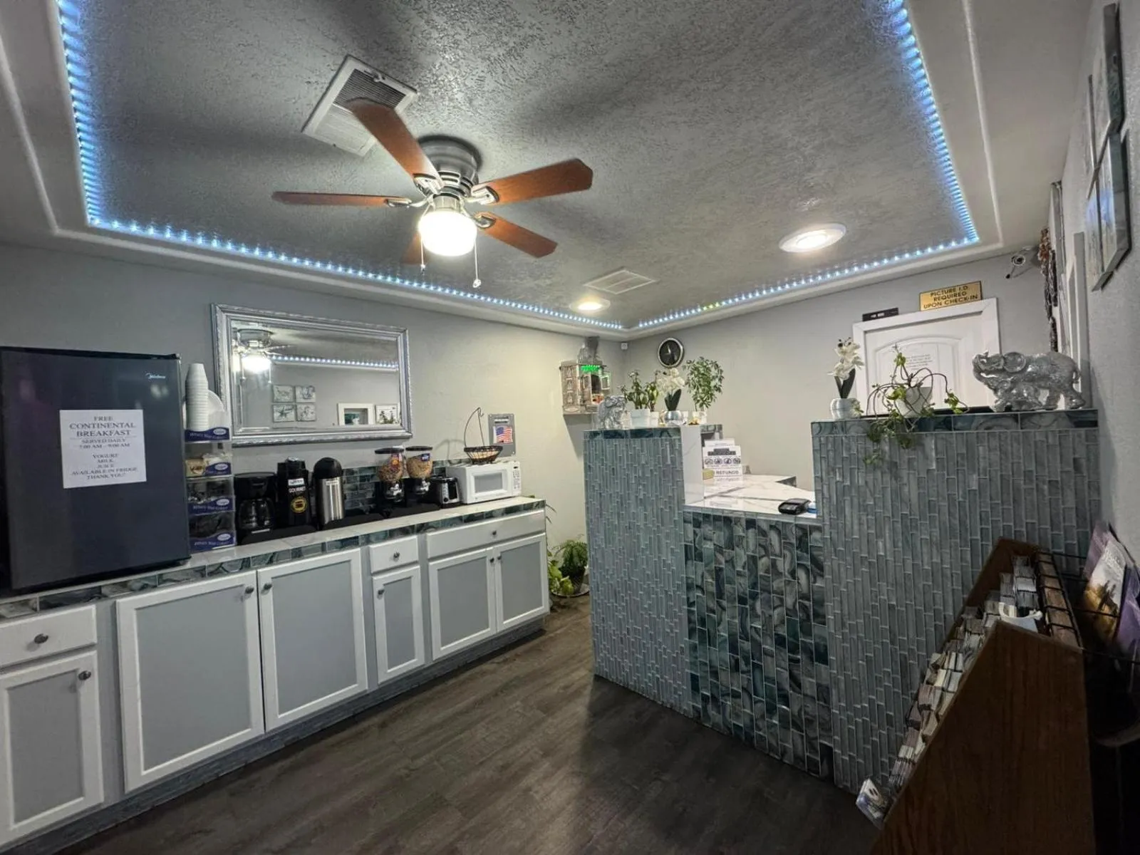 Lobby or reception in Capital O Budget Inn Ontario I-84