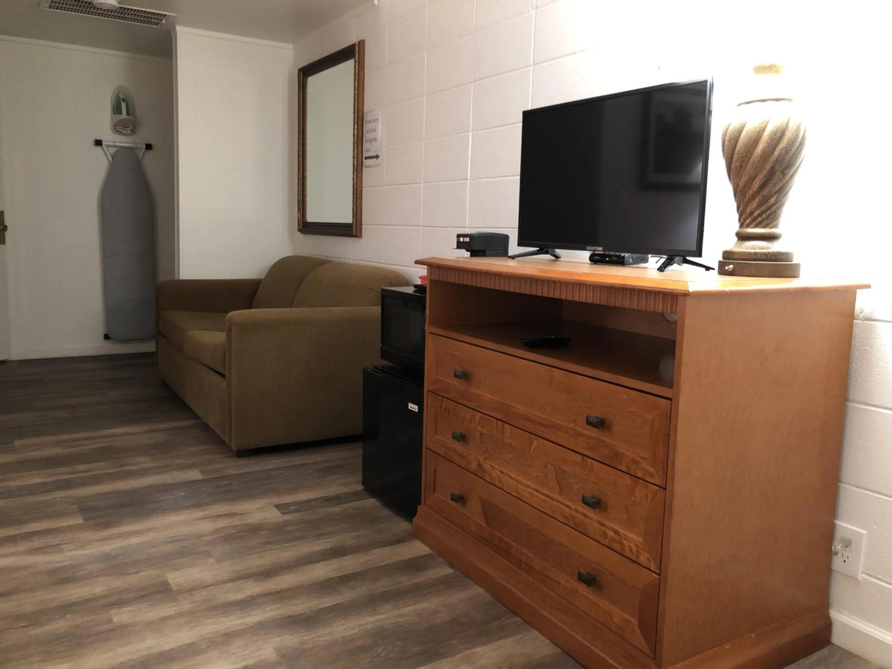 Area and facilities in Capital O Budget Inn Ontario I-84