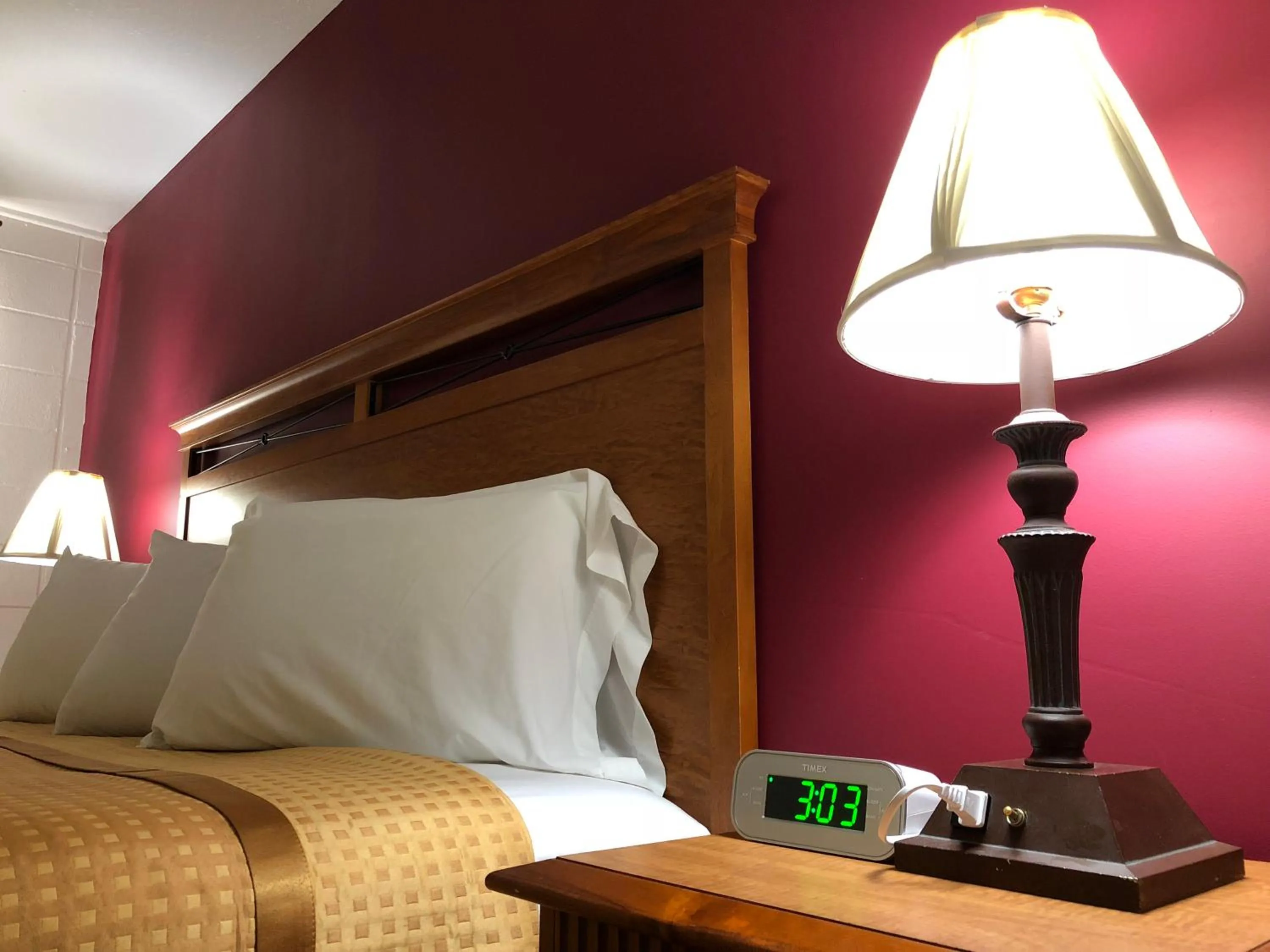 Bedroom, Bed in Capital O Budget Inn Ontario I-84