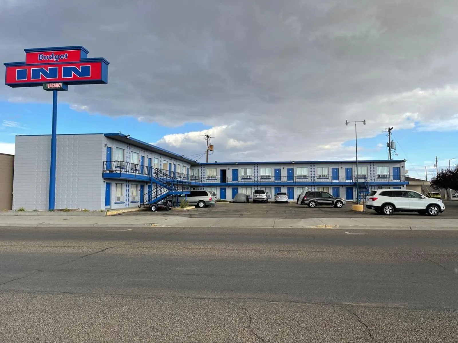 Parking in Capital O Budget Inn Ontario I-84