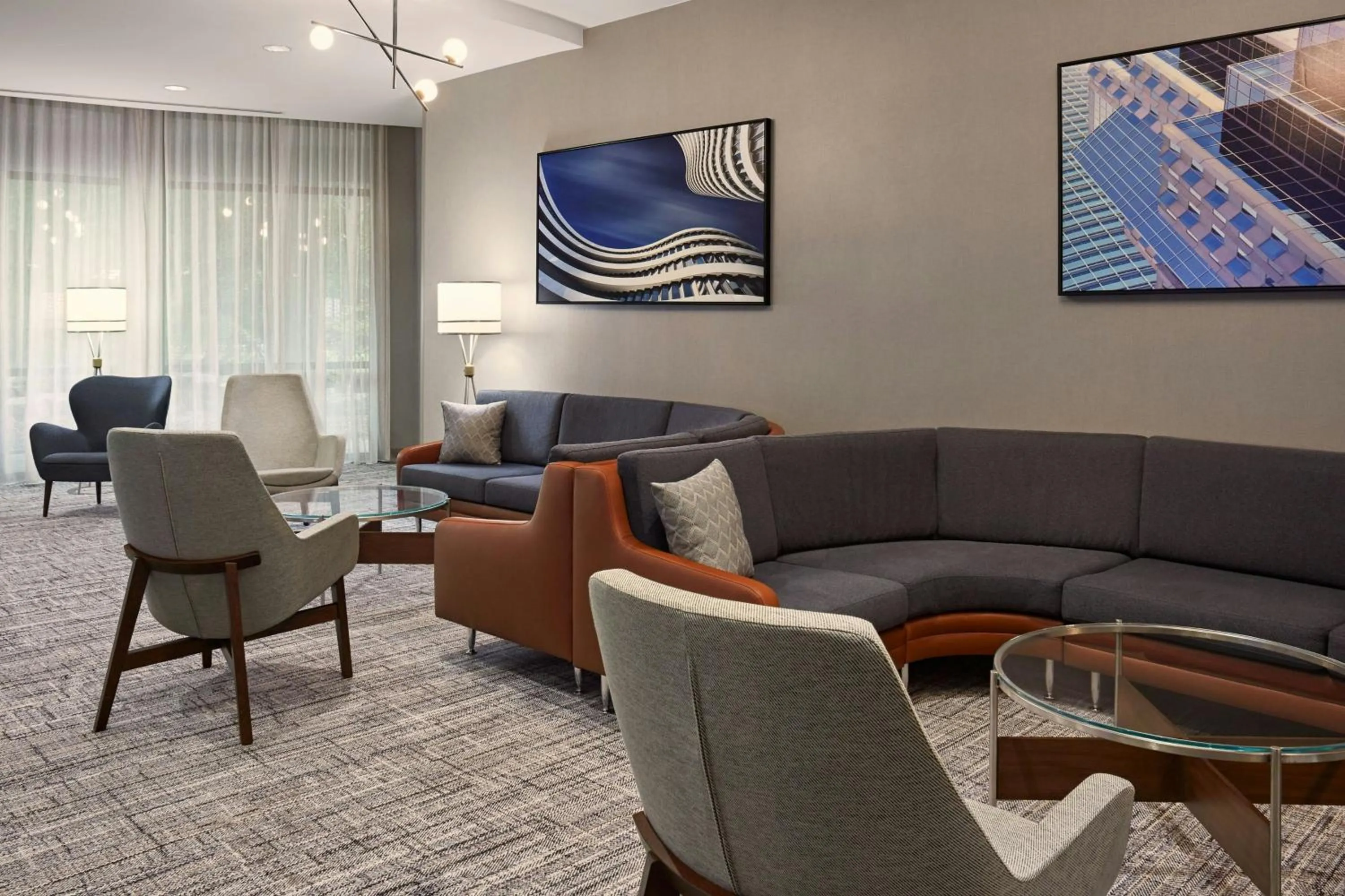 Lounge or bar in Courtyard by Marriott Hamilton