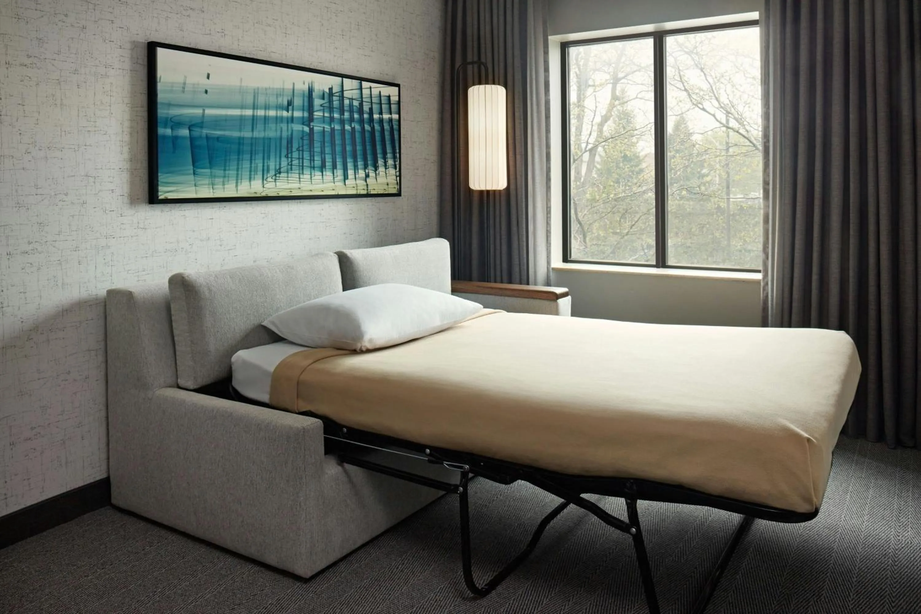 Photo of the whole room, Bed in Courtyard by Marriott Hamilton