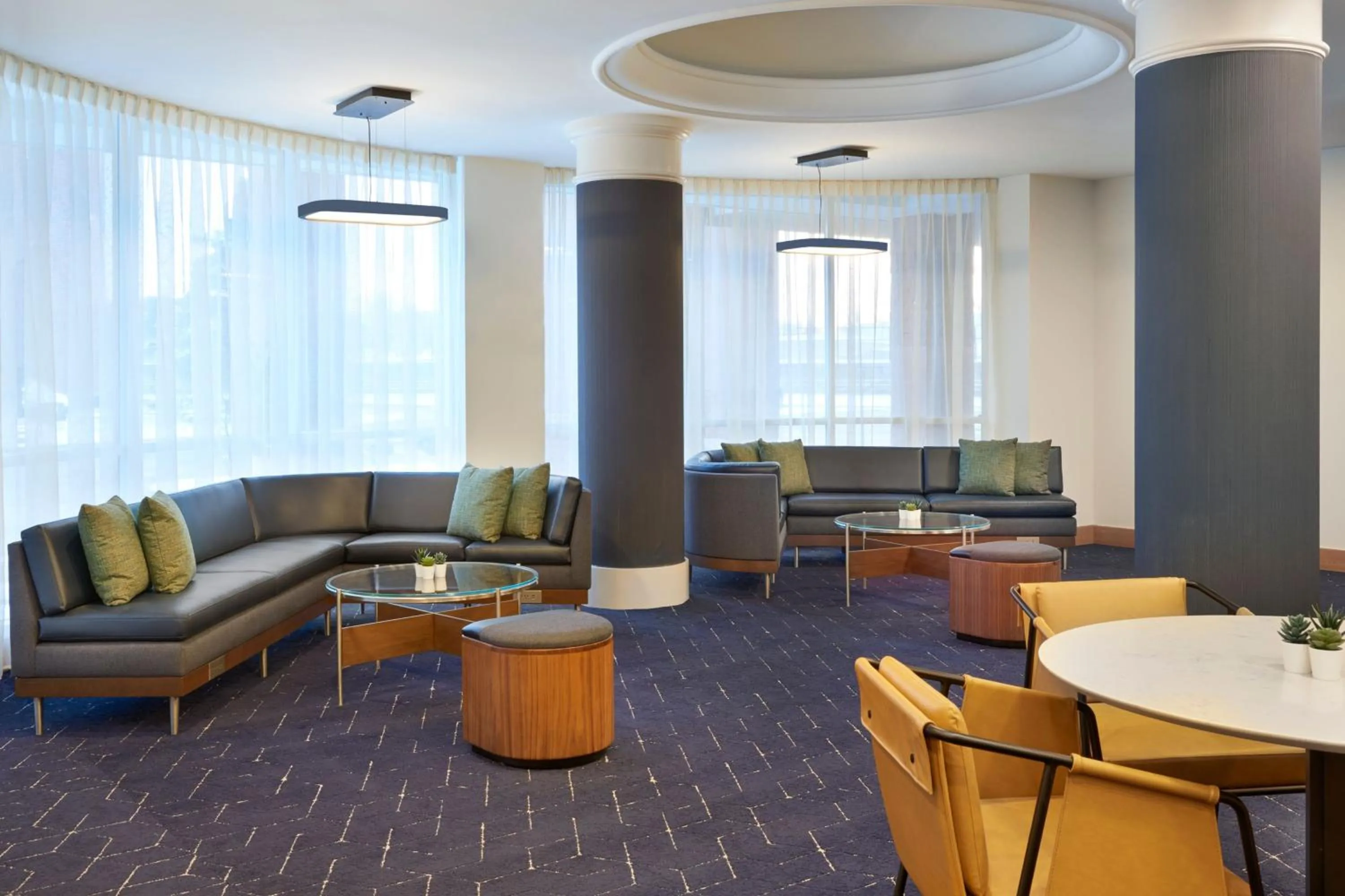 Lounge or bar in Courtyard by Marriott Toronto Markham