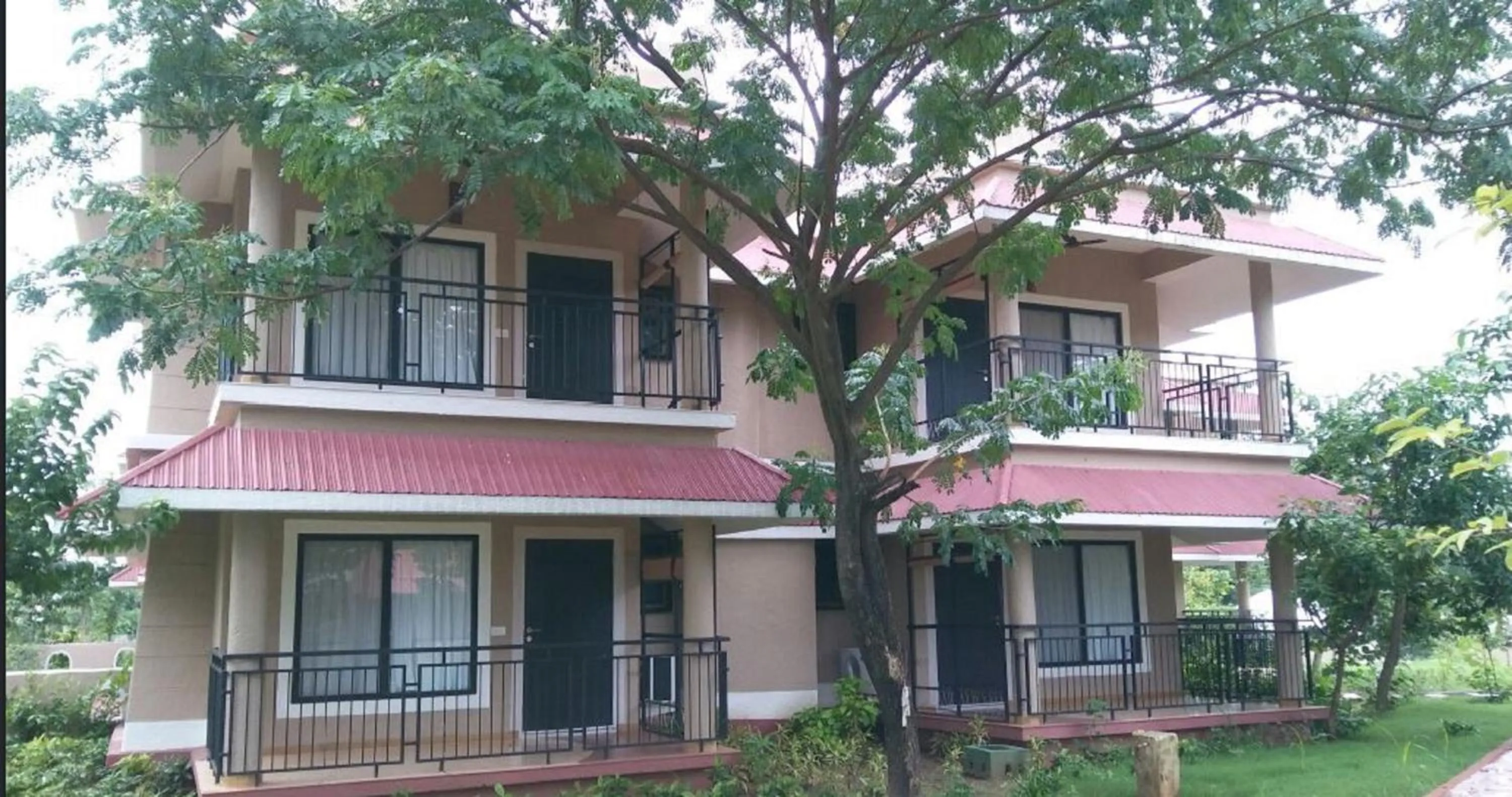 Garden view in Sterling Kanha