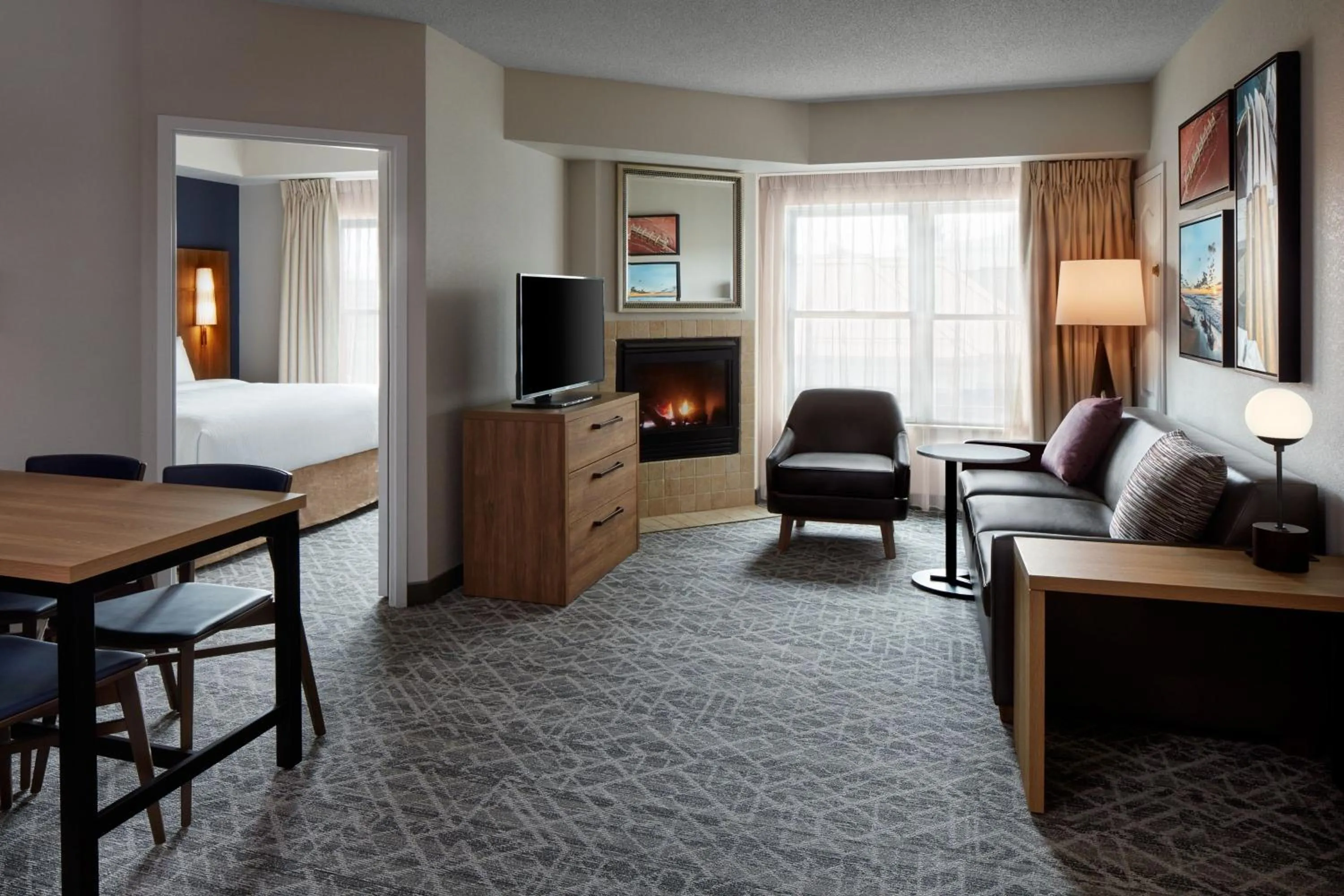 Living room, Bed in Residence Inn by Marriott Mississauga-Airport Corporate Centre West
