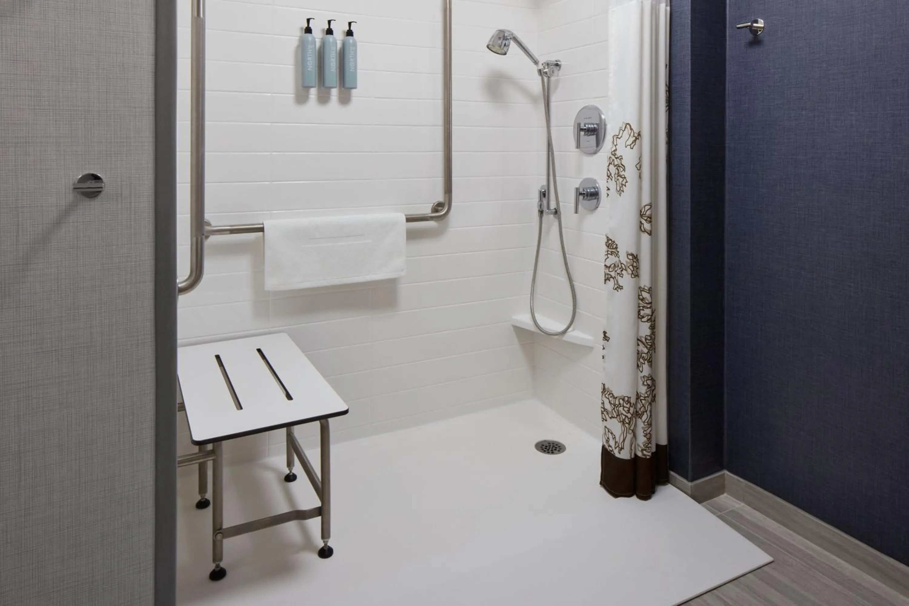 Bathroom in Residence Inn by Marriott Mississauga-Airport Corporate Centre West