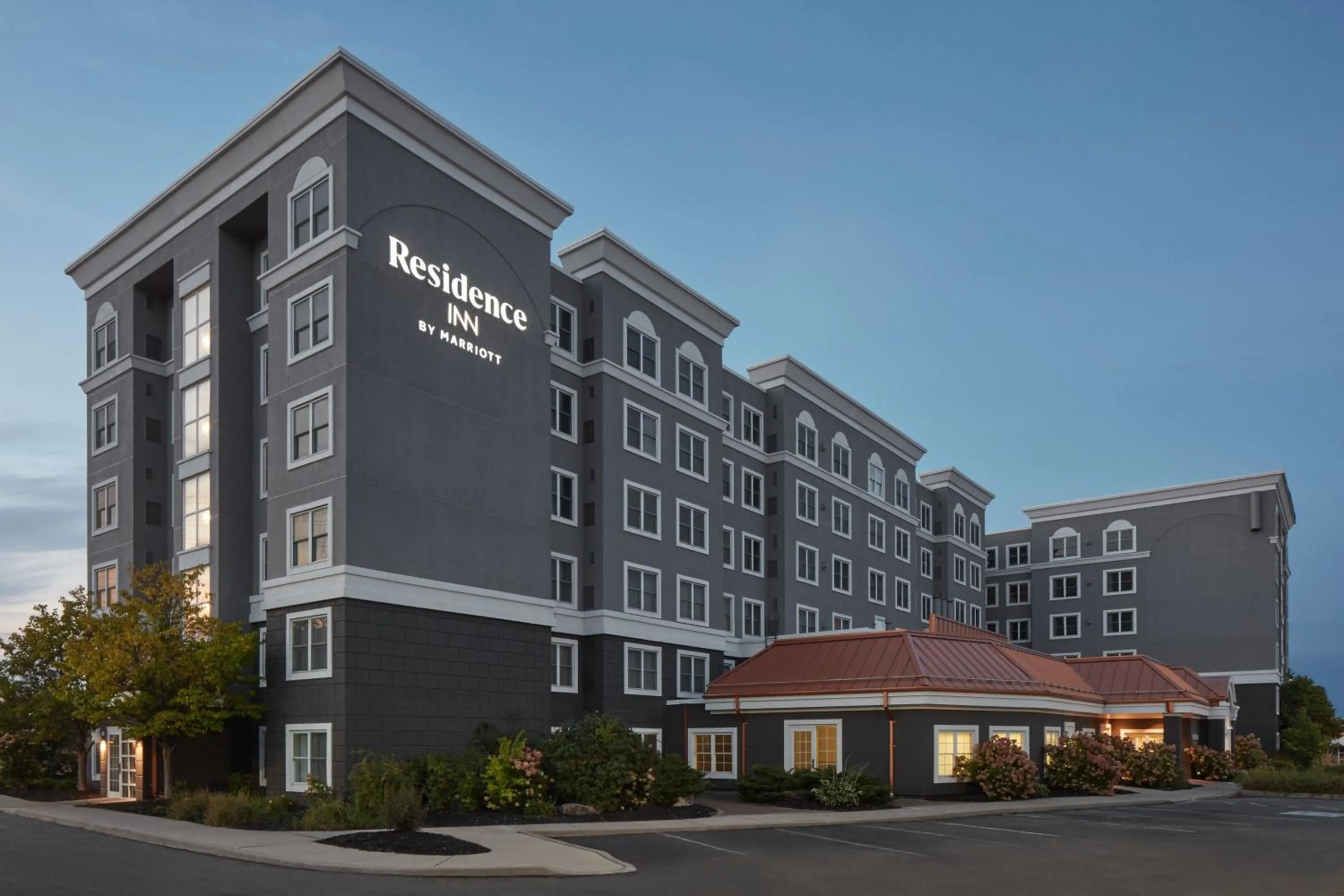 Property building in Residence Inn by Marriott Mississauga-Airport Corporate Centre West