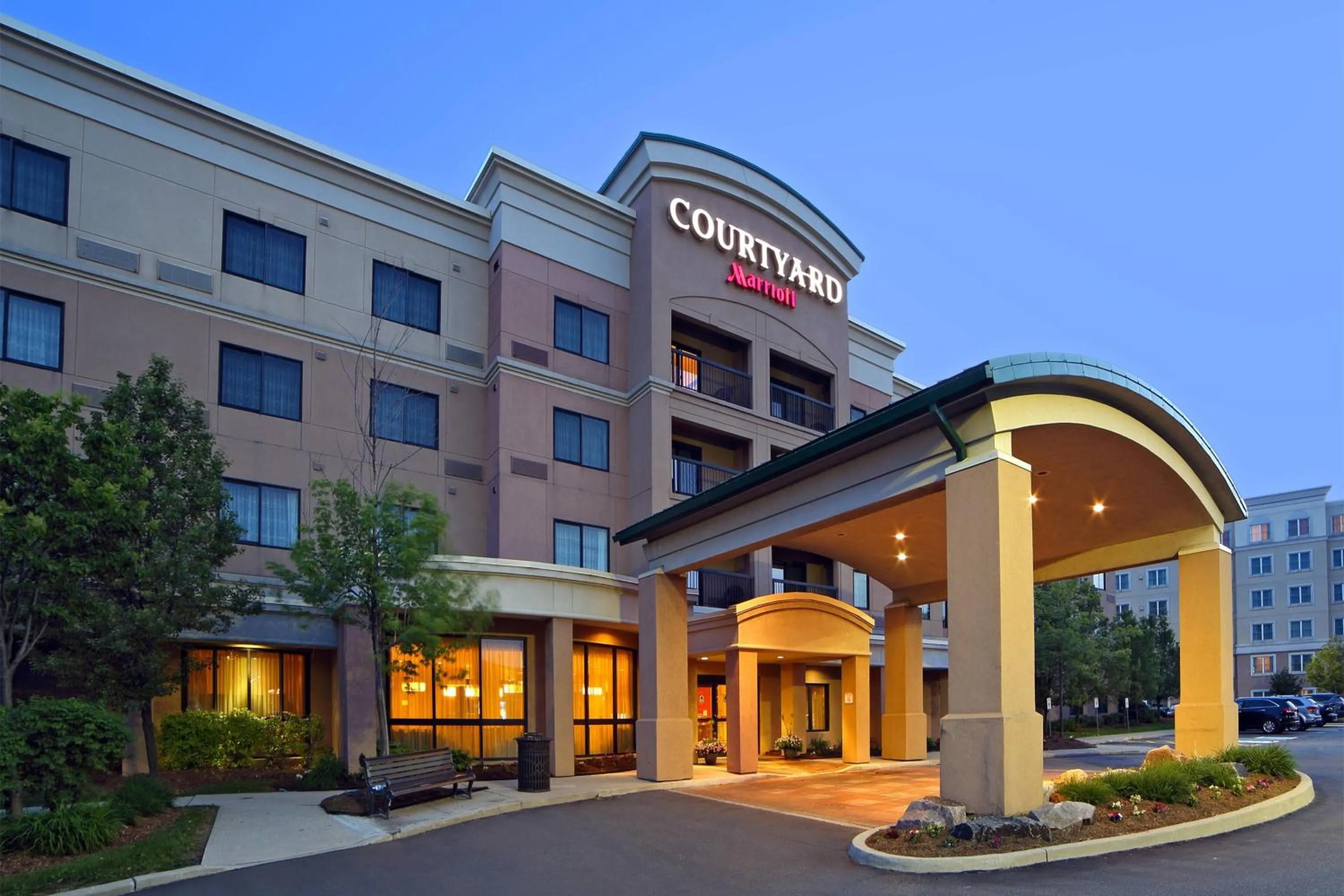 Property building in Courtyard by Marriott Mississauga-Airport Corporate Centre West