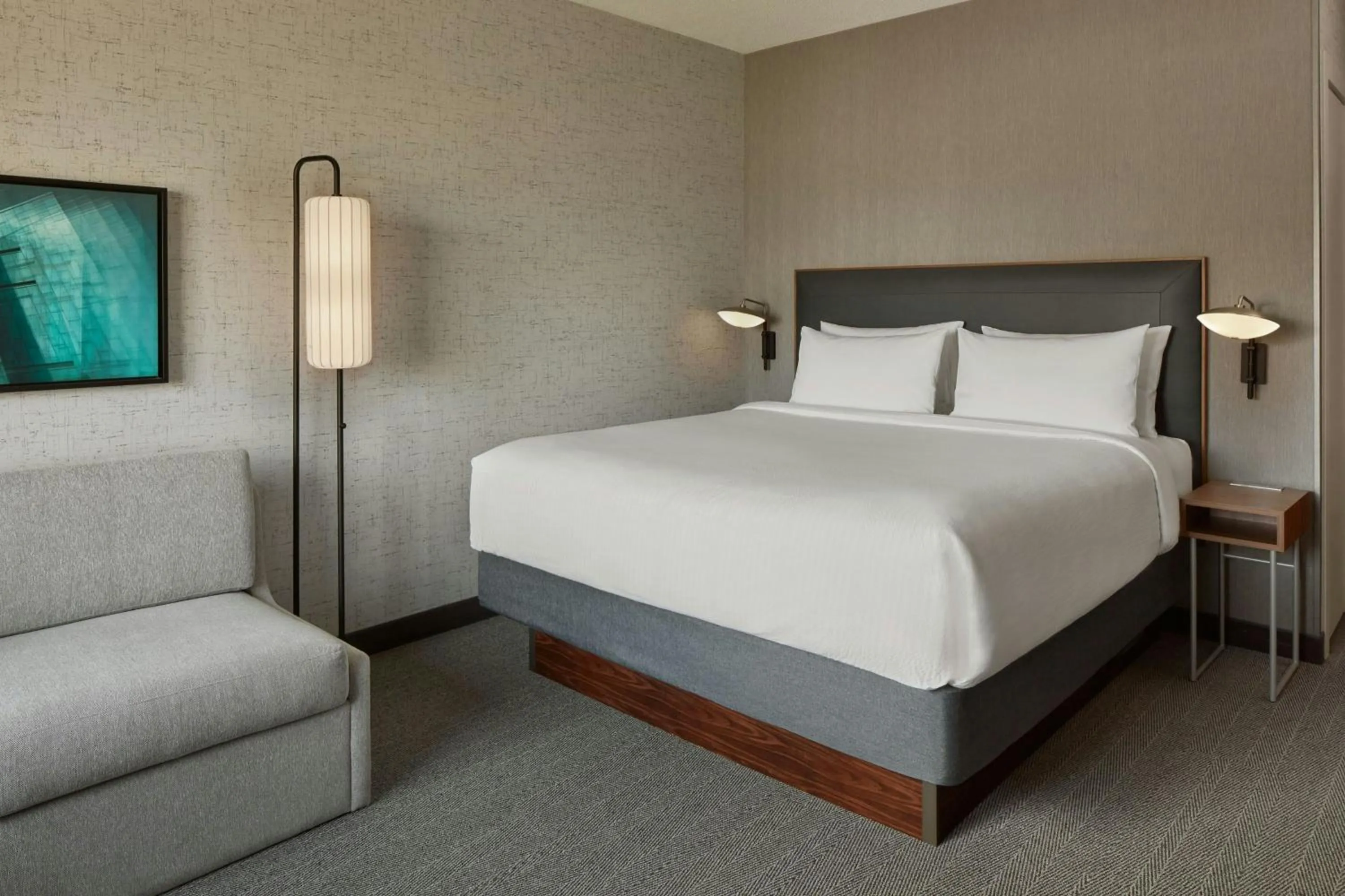 Photo of the whole room, Bed in Courtyard by Marriott Mississauga-Airport Corporate Centre West