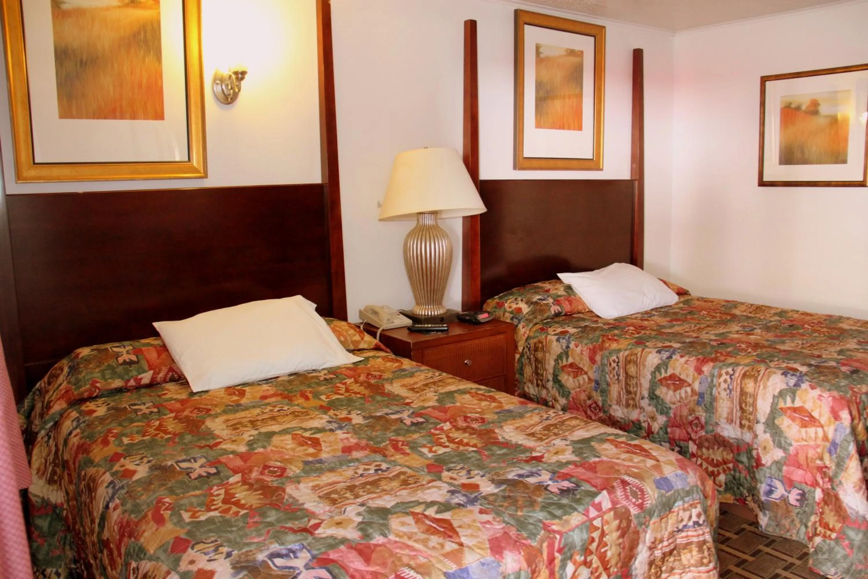 Bed in Executive Inn & Suites