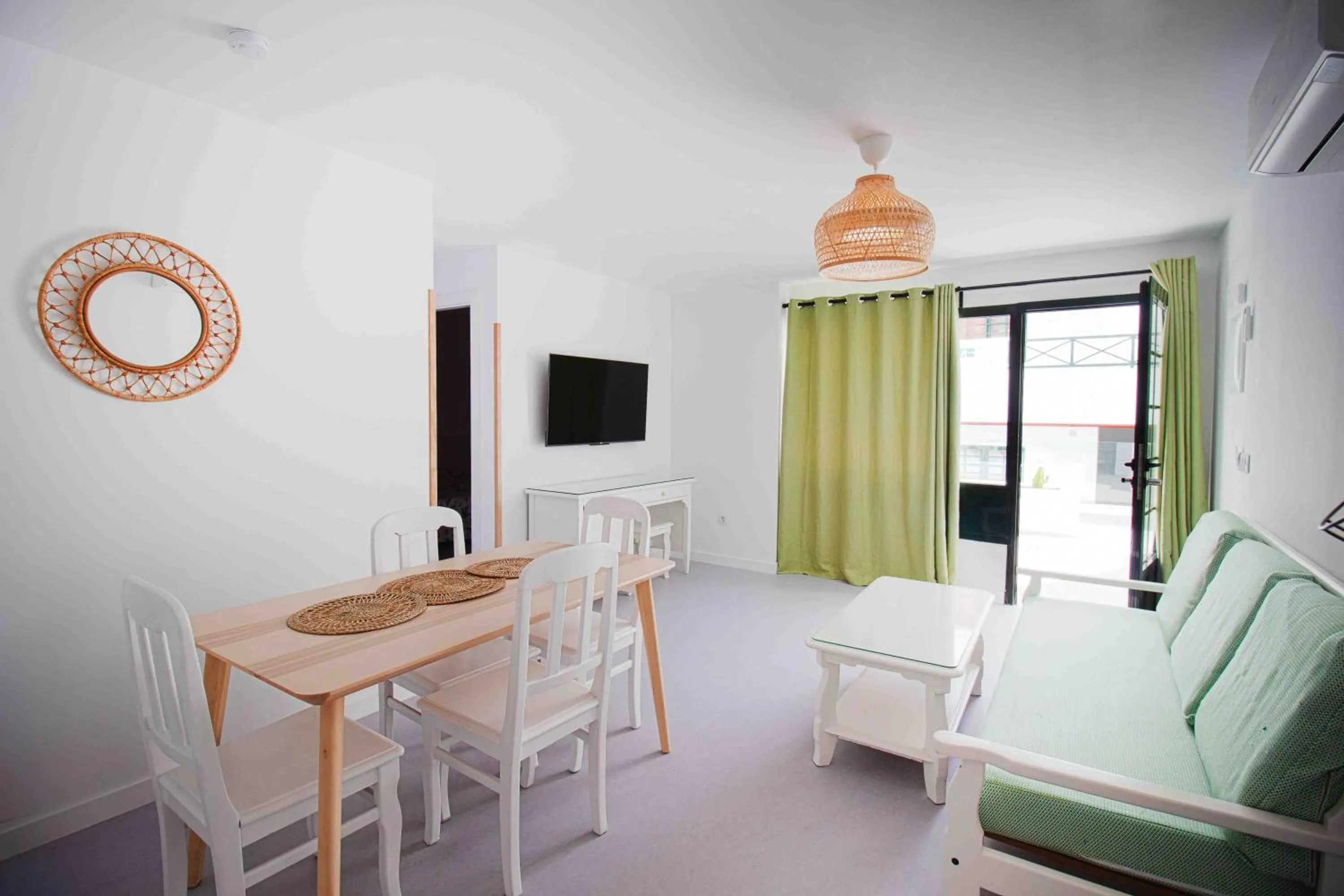 TV and multimedia in Apartamentos Moraña