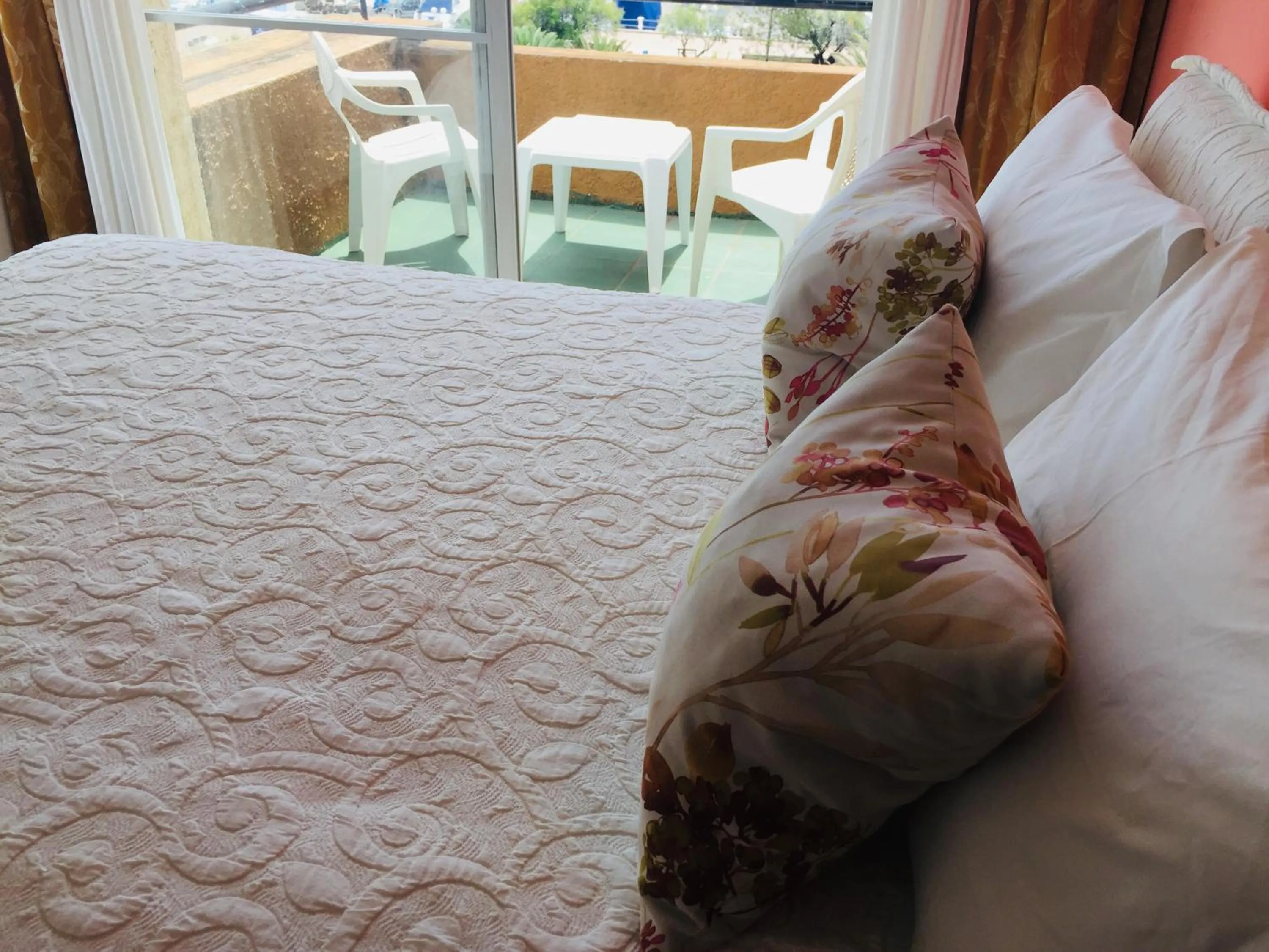 Bedroom, Bed in San Remo Terrazas Hotel