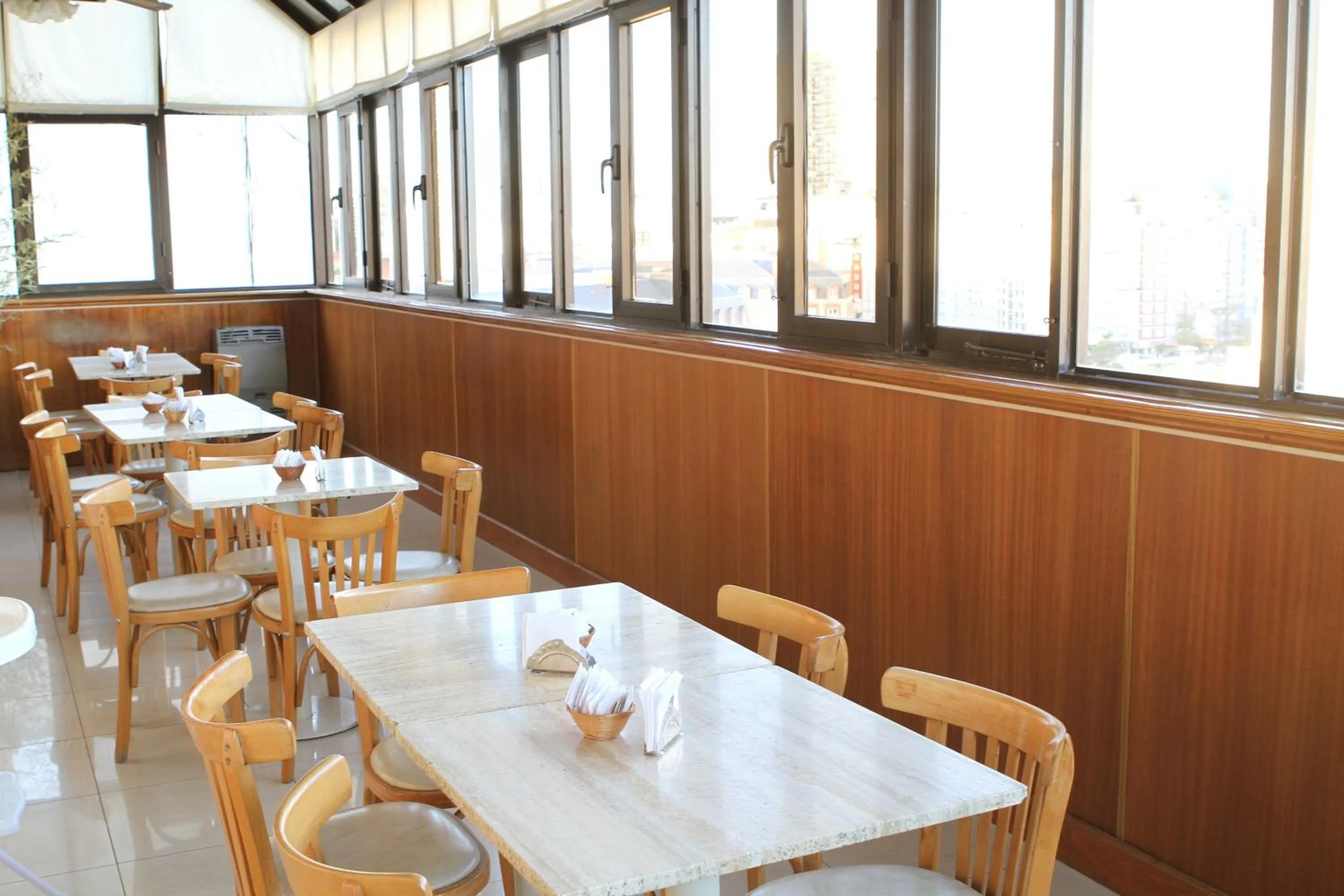 Restaurant/places to eat in Maison Apart Hotel