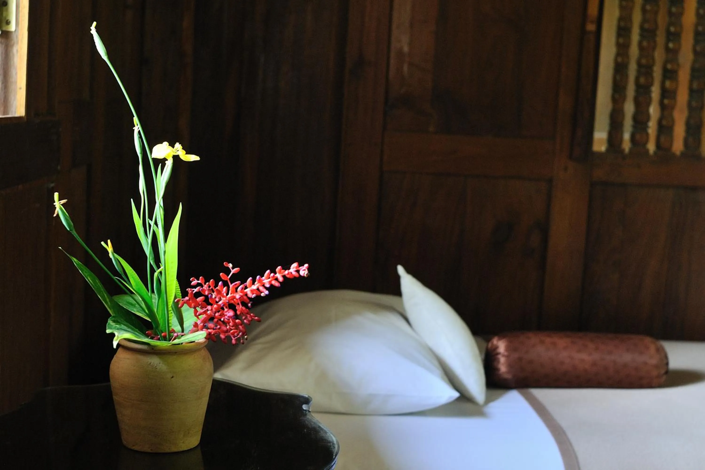 Decorative detail, Bed in Puri Brata