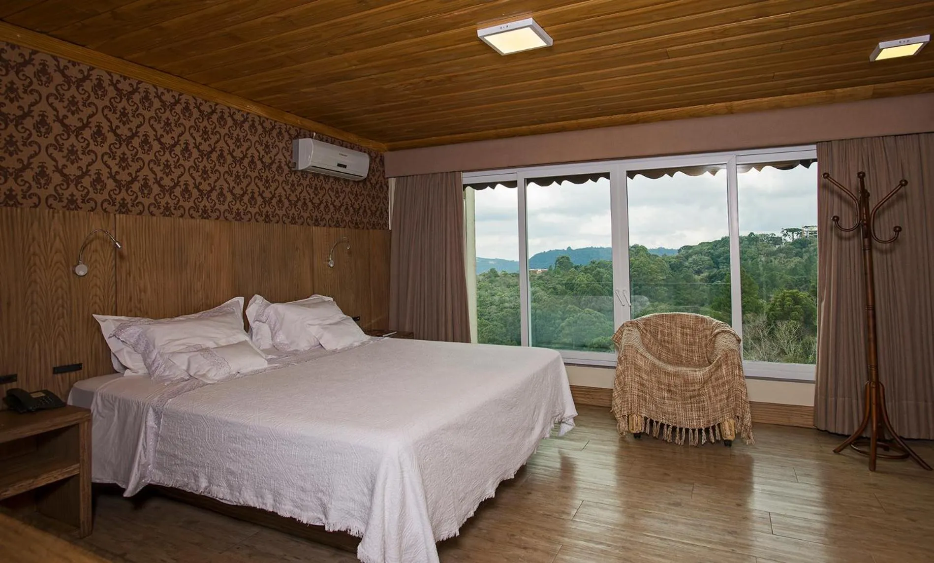 Bed in Villa Bella Hotel & SPA Gramado